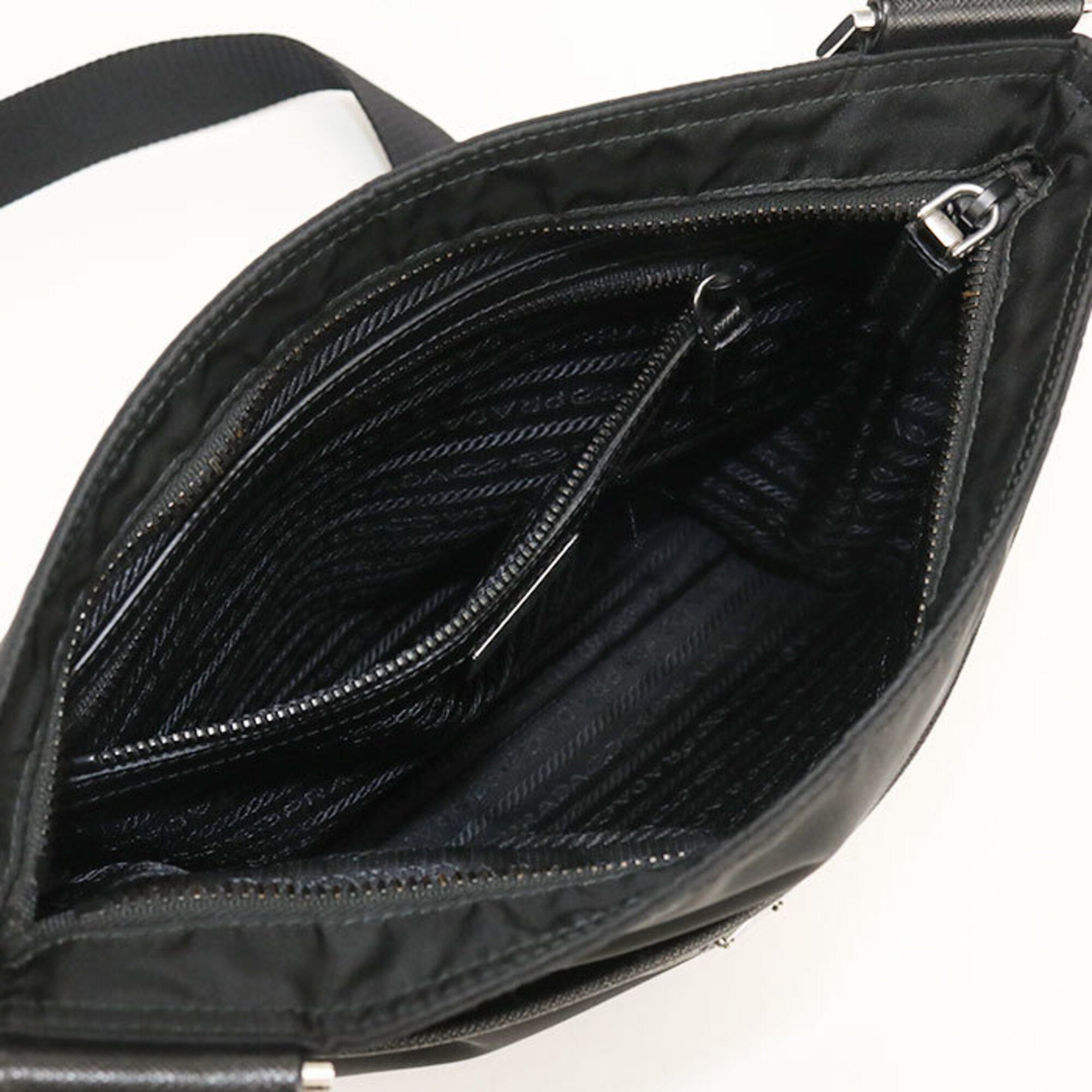Prada Black Nylon Shoulder Bag (Pre-Owned)