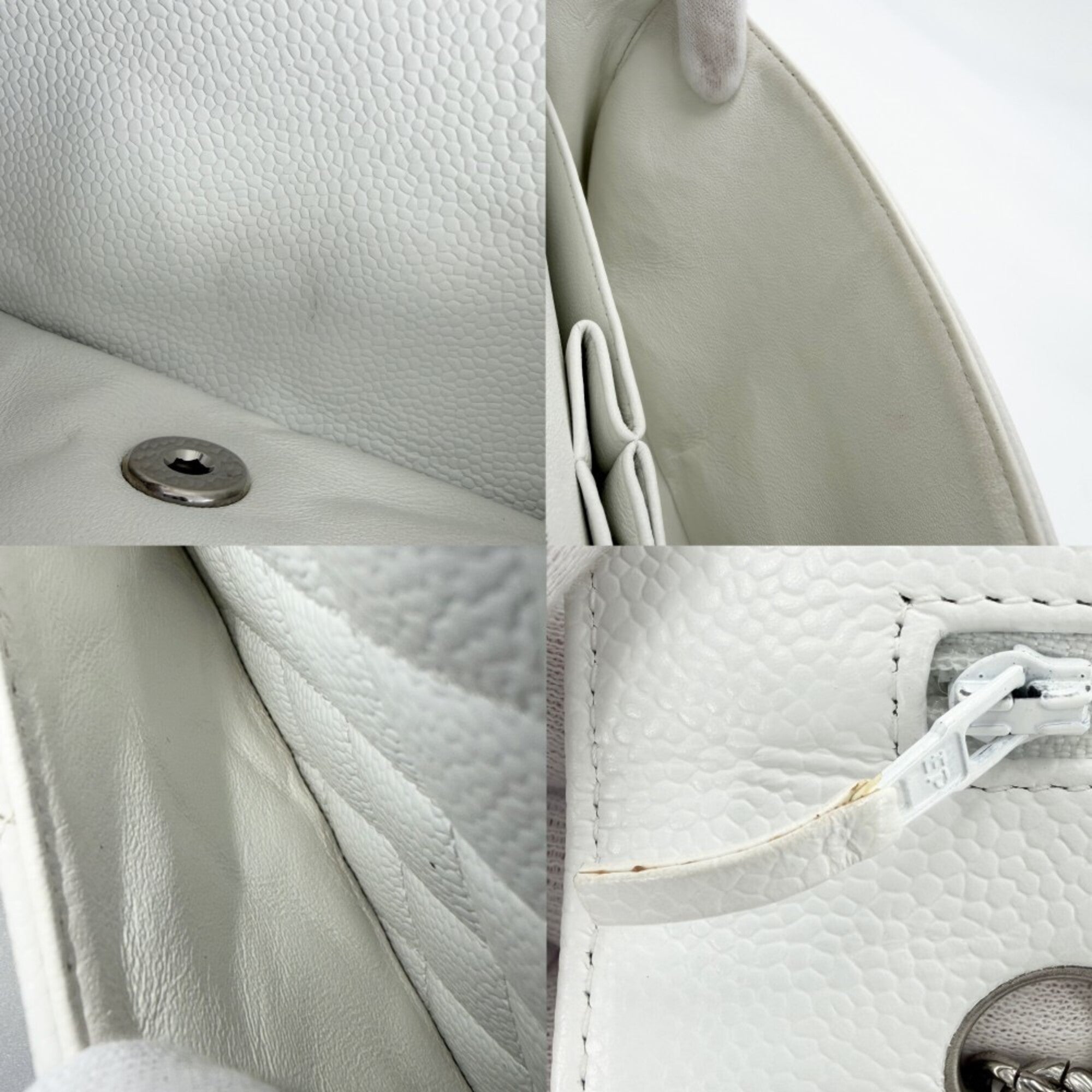 Chanel White Grained Calfskin Shoulder Bag (Pre-Owned)