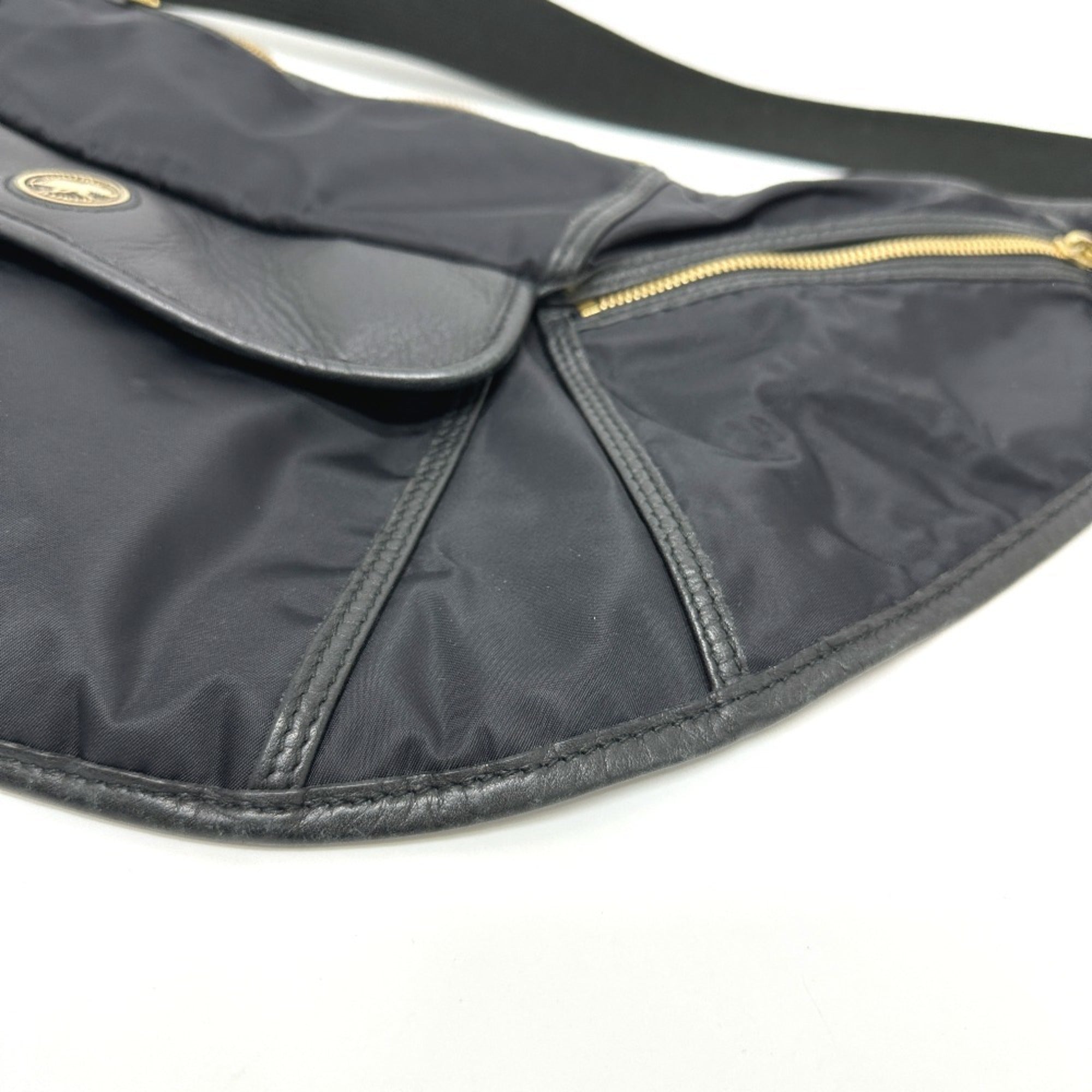 Hunting World Black Leather Nylon Fanny Pack Sling Bag (Pre-Owned)