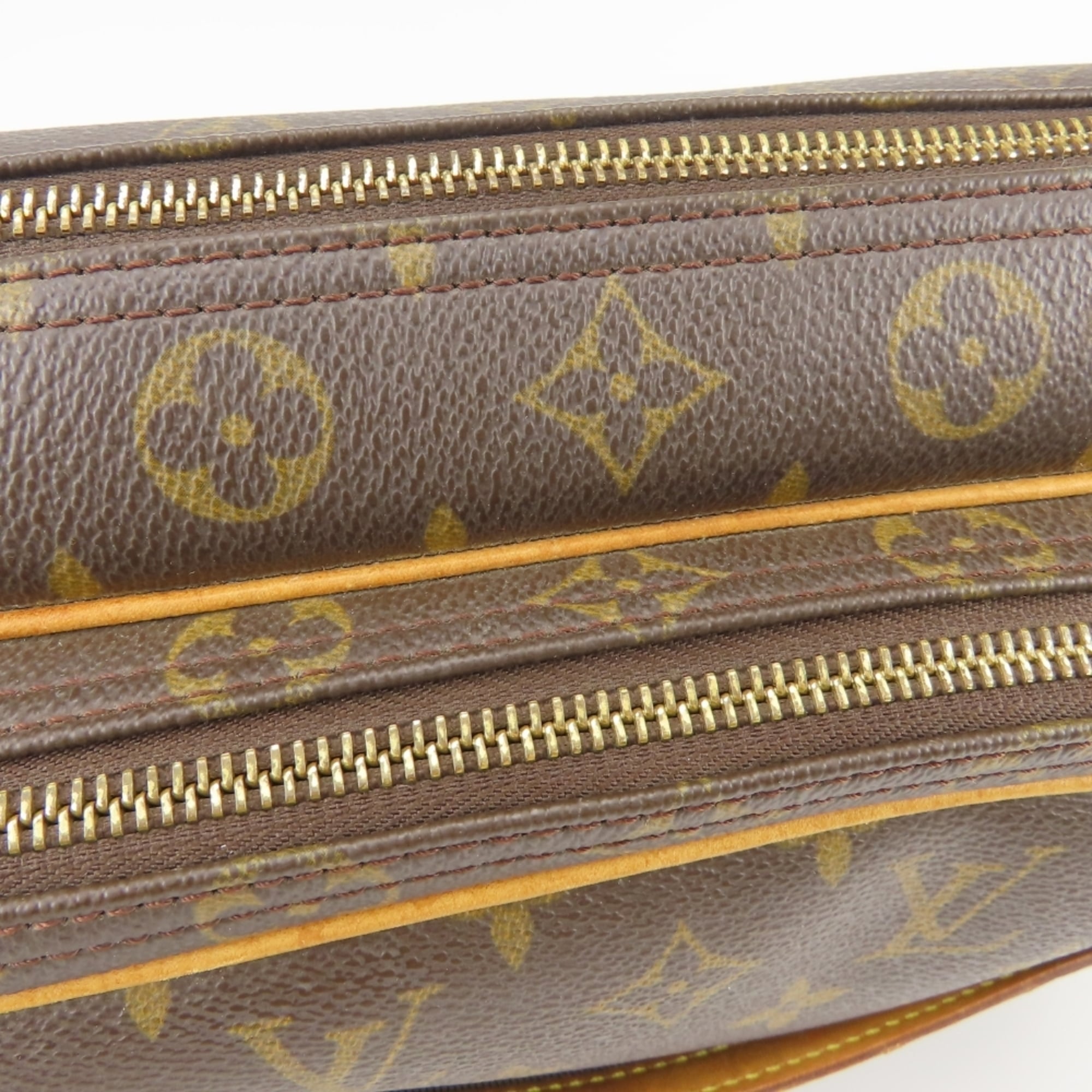 Louis Vuitton Brown Monogram Leather Shoulder Bag (Pre-Owned)