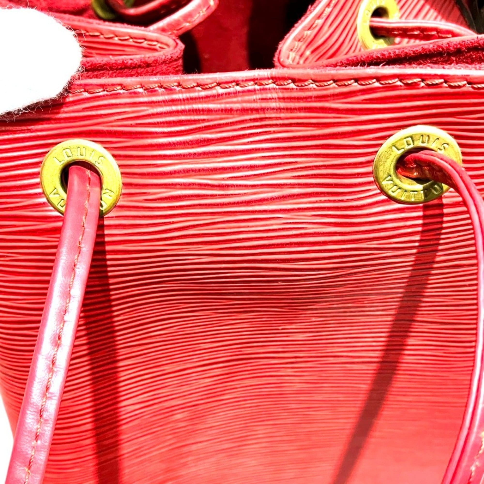 Louis Vuitton Epi Castilian Red Epi Leather Shoulder Bag (Pre-Owned)