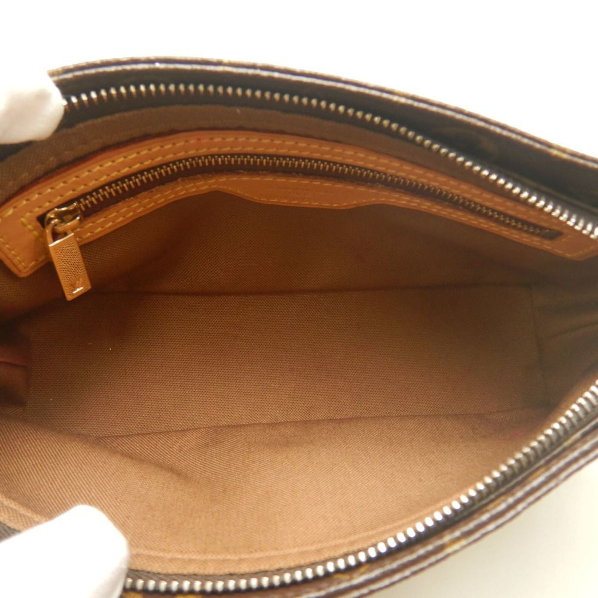 Louis Vuitton Brown Monogram Monogram Shoulder Bag (Pre-Owned)