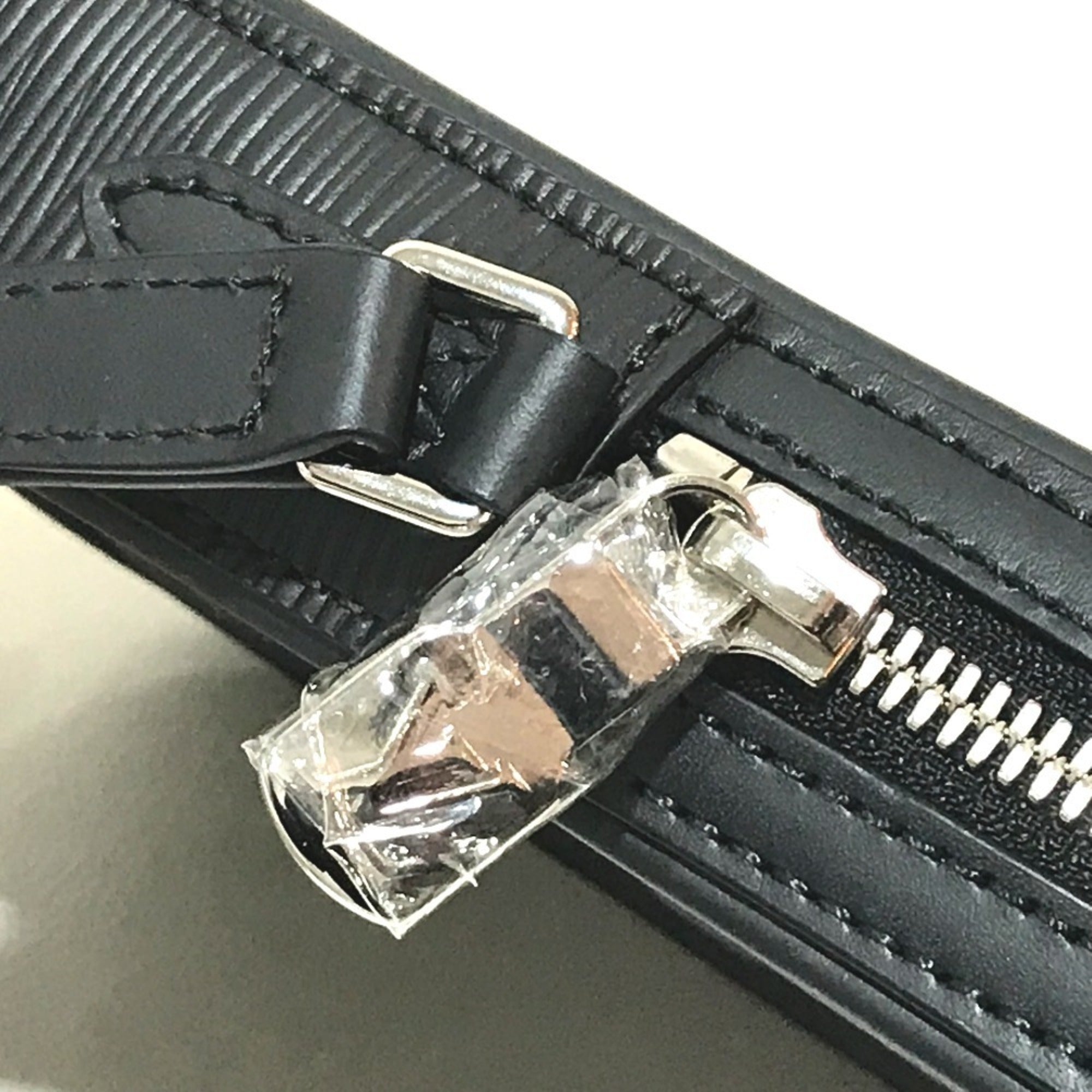 Louis Vuitton Epi Black Noir Epi Leather Pochette Shoulder Bag (Pre-Owned)