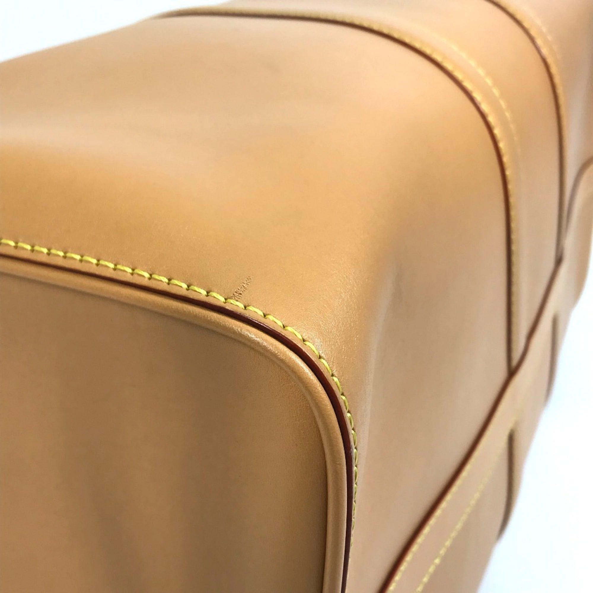 Louis Vuitton Beige Leather Boston Bag (Pre-Owned)