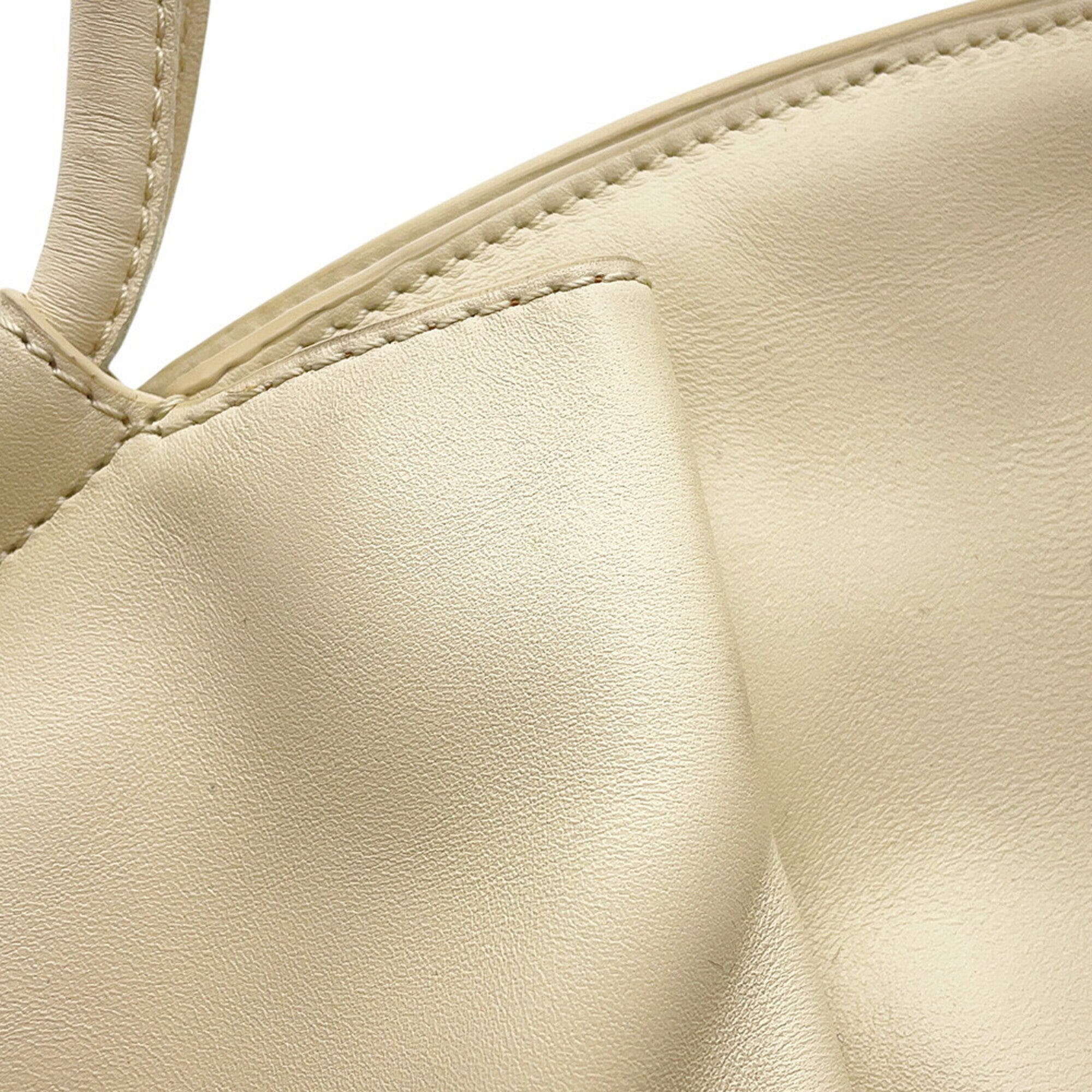 Loewe Ivory Leather Handbag Shoulder Bag (Pre-Owned)