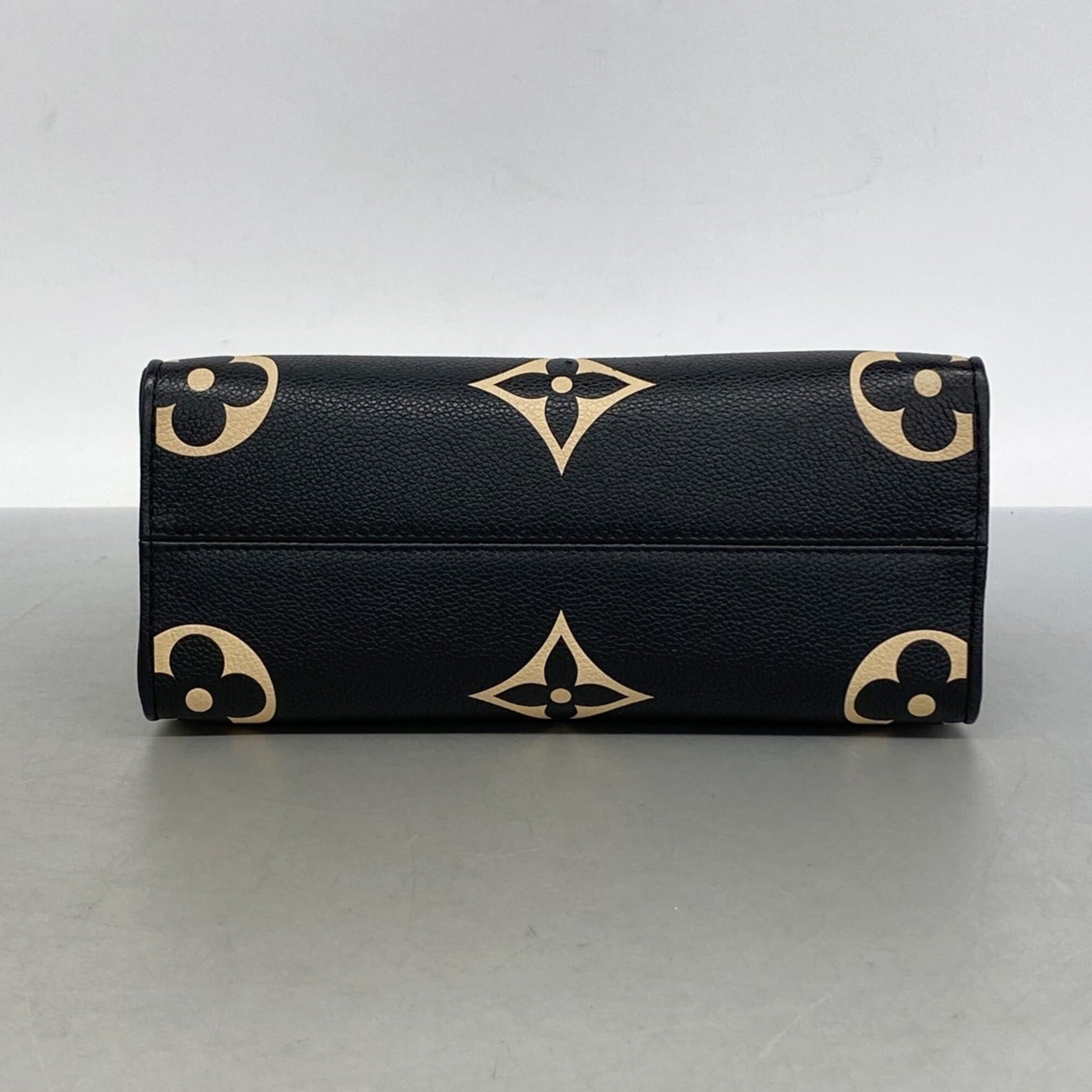 Louis Vuitton Beige Black Handbag (Pre-Owned)
