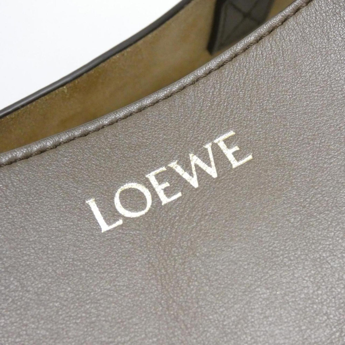Loewe Brown Leather Handbag (Pre-Owned)