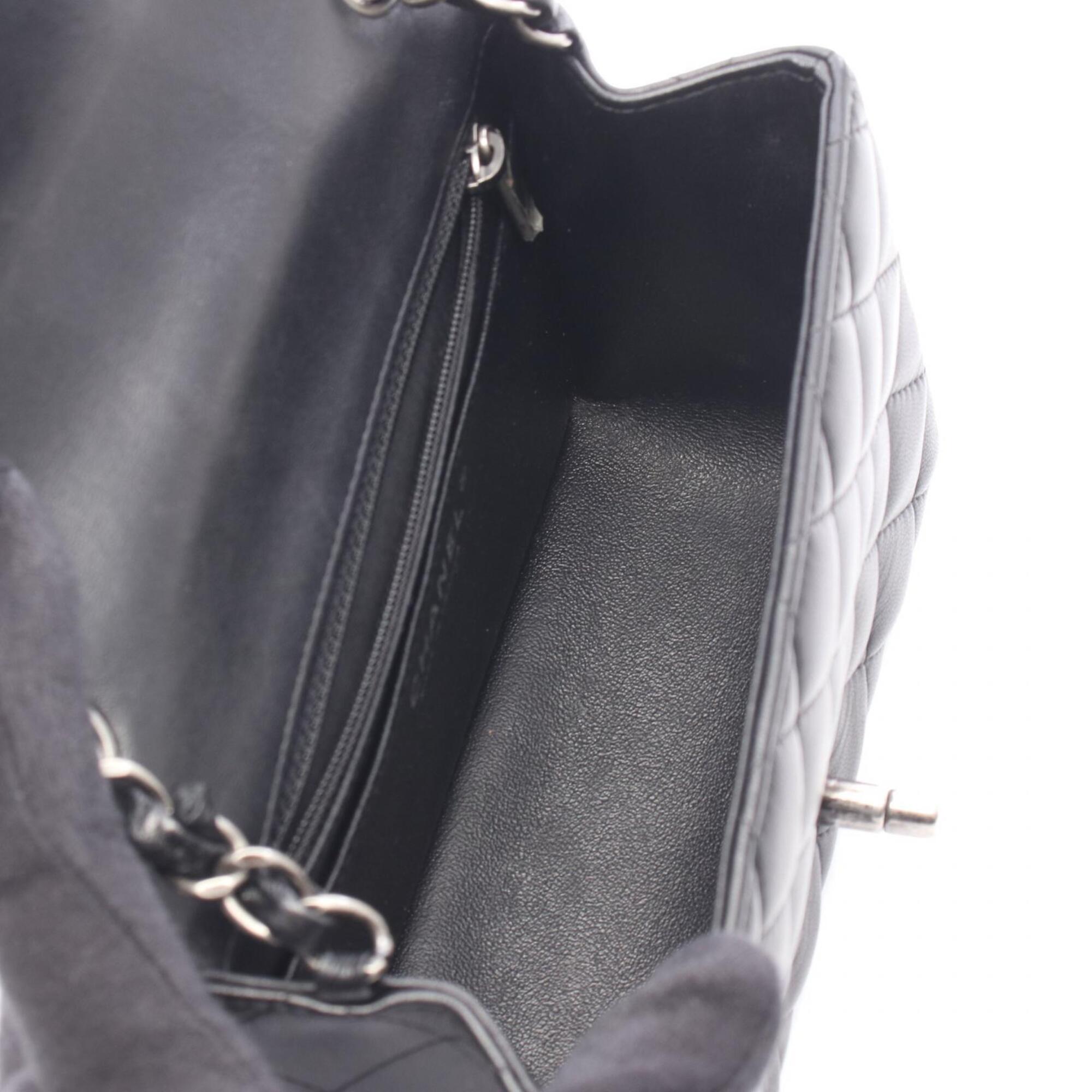Chanel Black Leather Handbag Shoulder Bag (Pre-Owned)