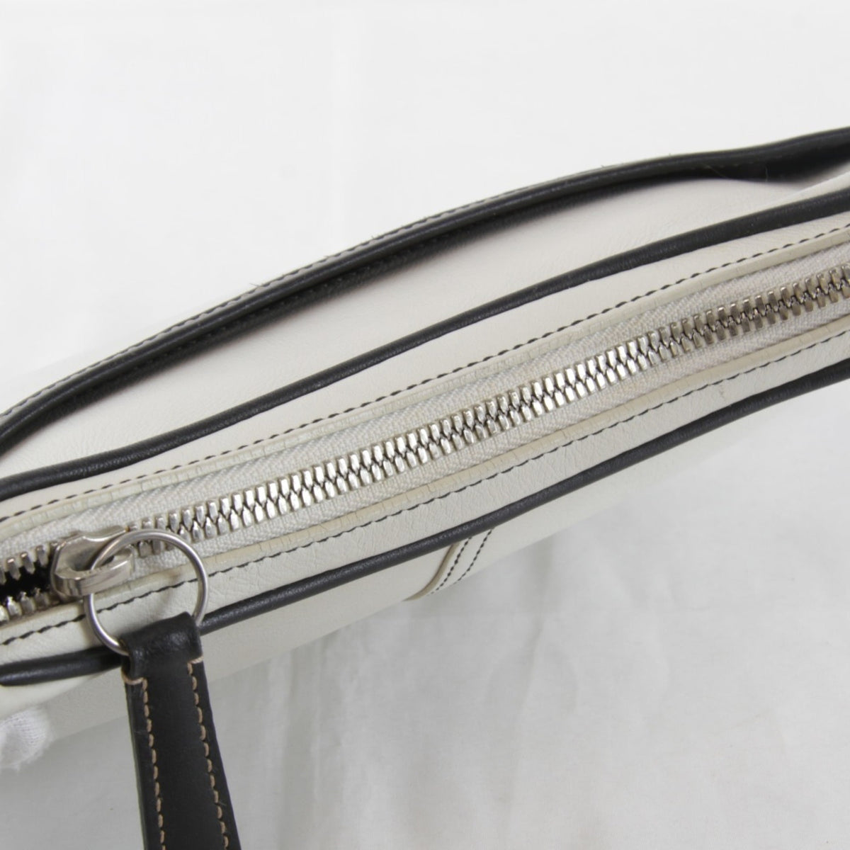 Coach White Leather Shoulder Bag (Pre-Owned)