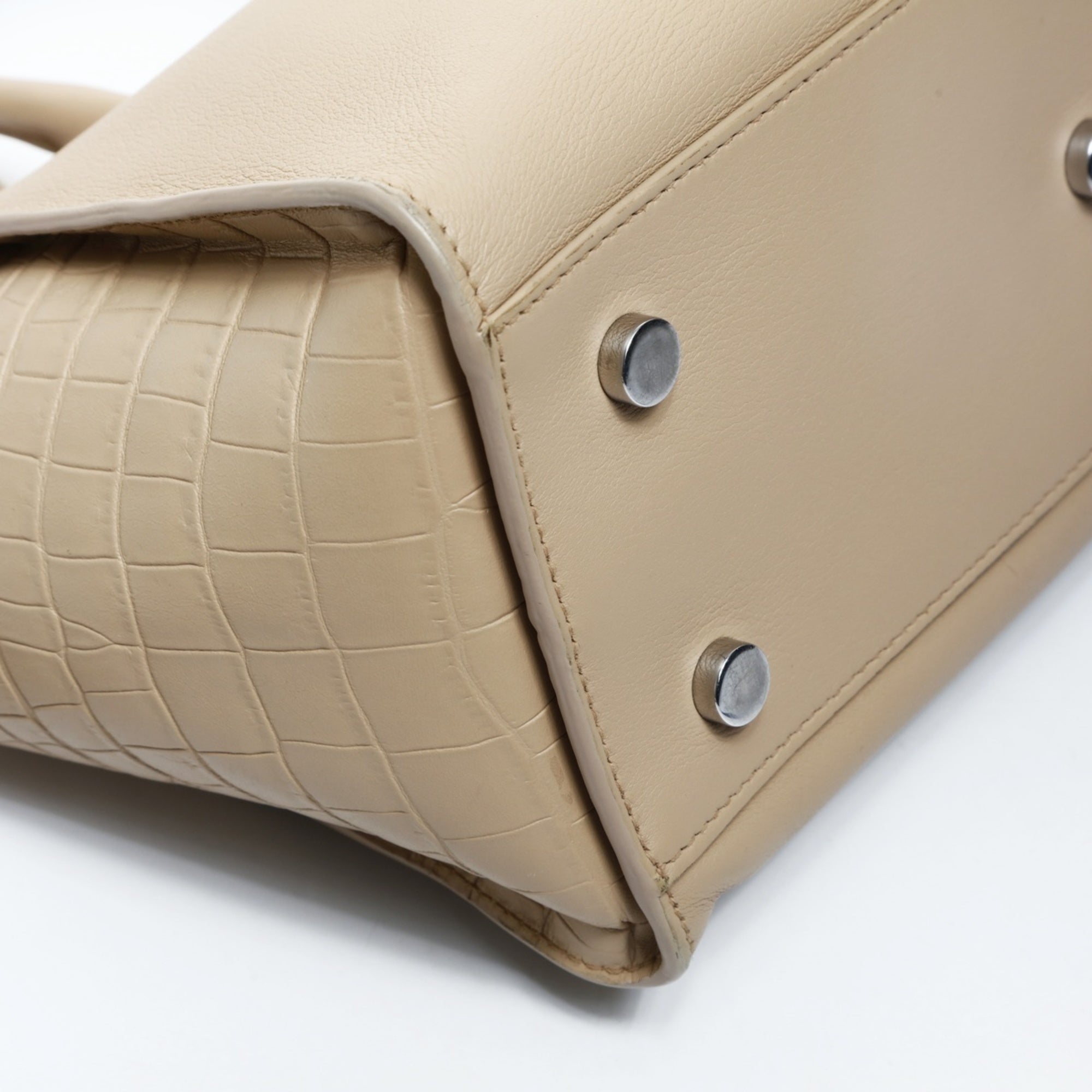 Yves Saint Laurent Beige Handbag (Pre-Owned)