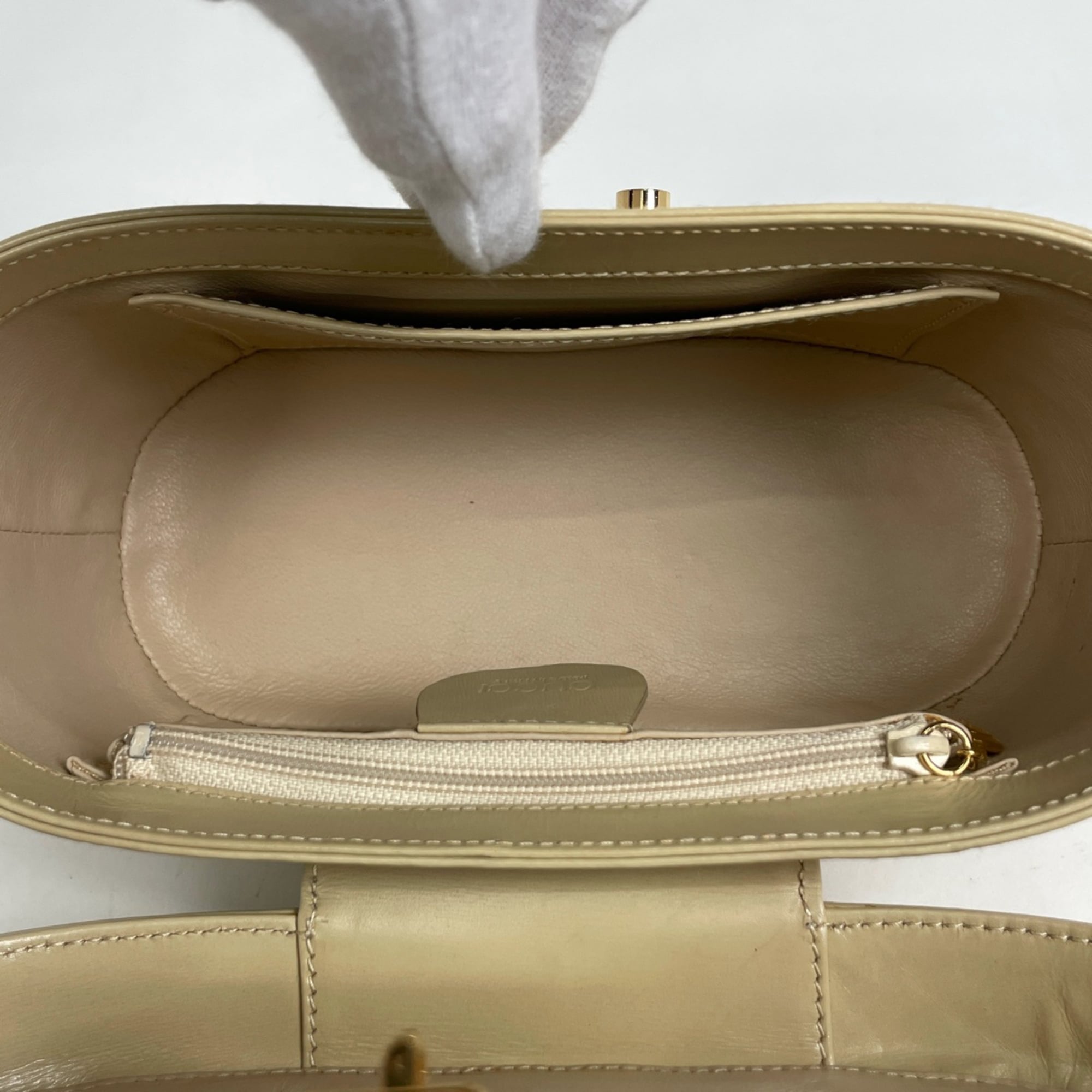 Gucci Beige Leather Handbag Vanity Bag (Pre-Owned)