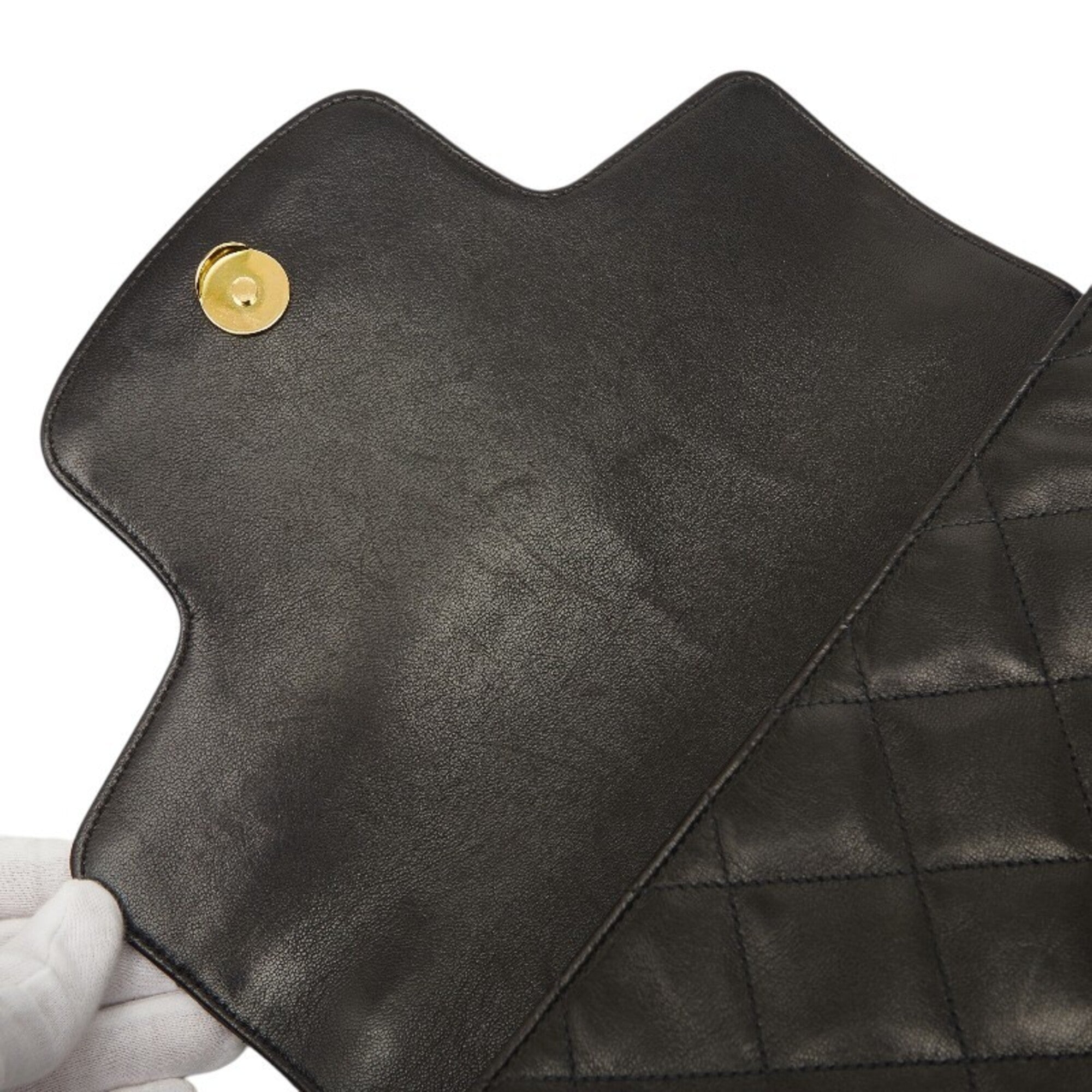 Chanel Black Leather Handbag (Pre-Owned)