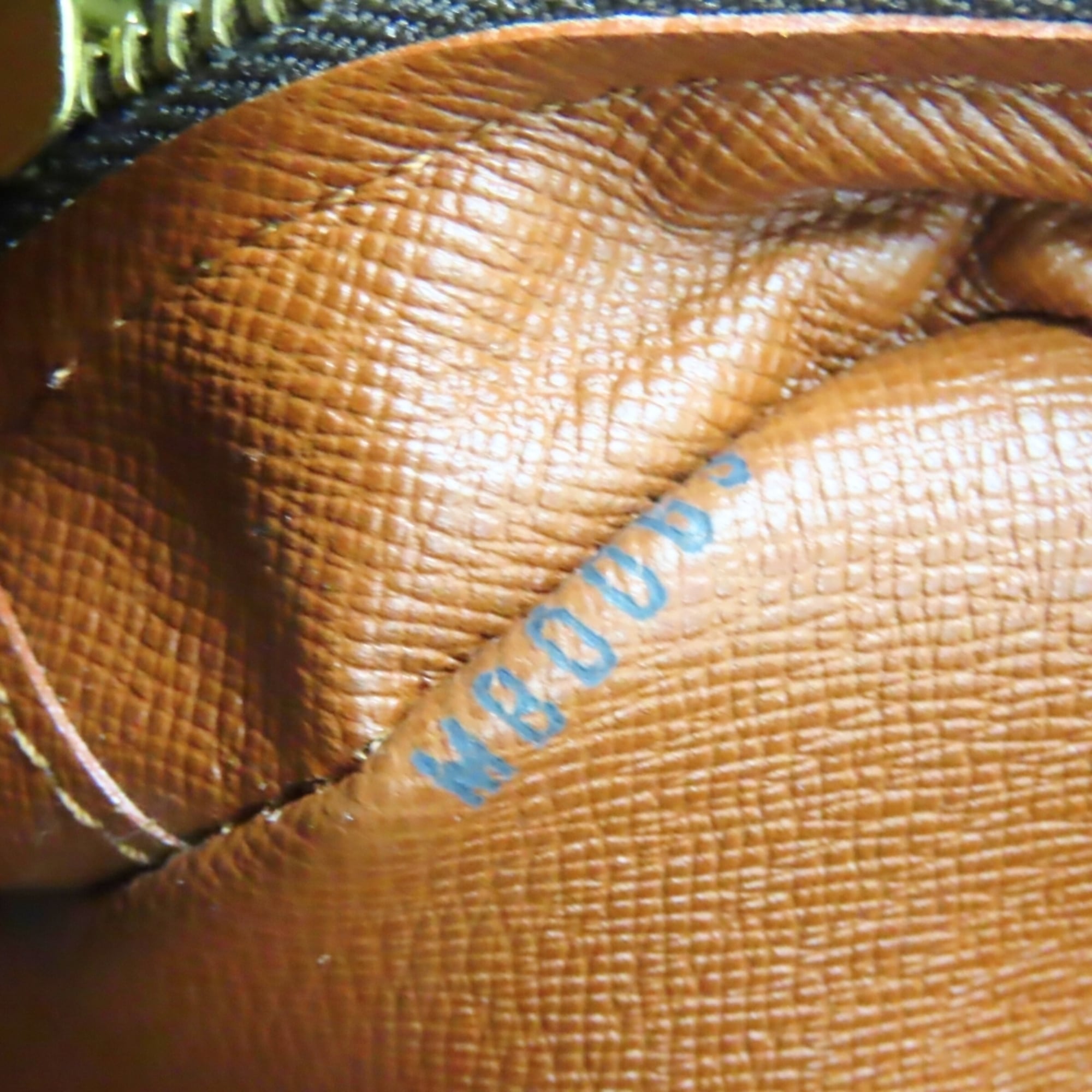 Louis Vuitton Brown Monogram Monogram Shoulder Bag (Pre-Owned)