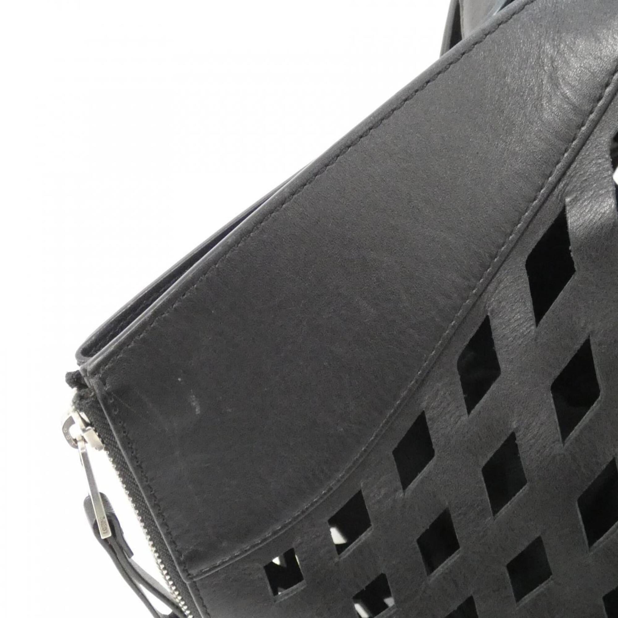 Loewe Black Leather Pouch Shoulder Bag (Pre-Owned)