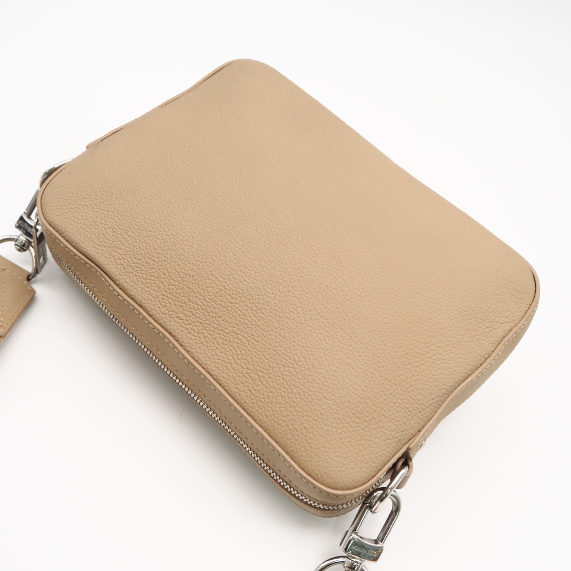 Louis Vuitton Beige Shoulder Bag (Pre-Owned)