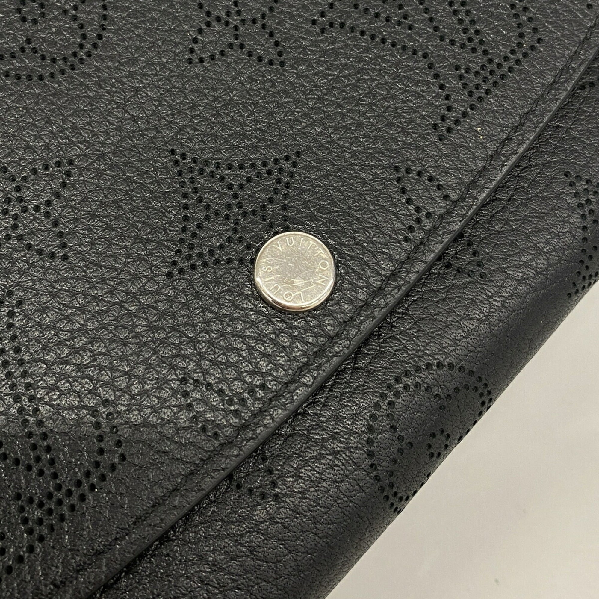 Louis Vuitton Noir Long Wallet (Bi-Fold) (Pre-Owned)