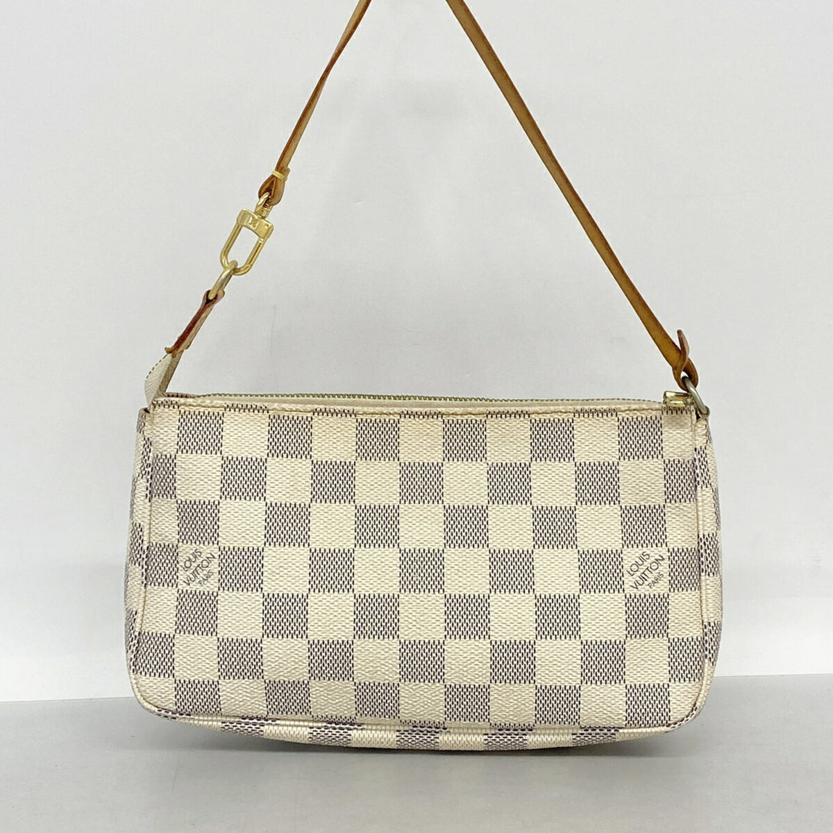 Louis Vuitton White Pouch (Pre-Owned)