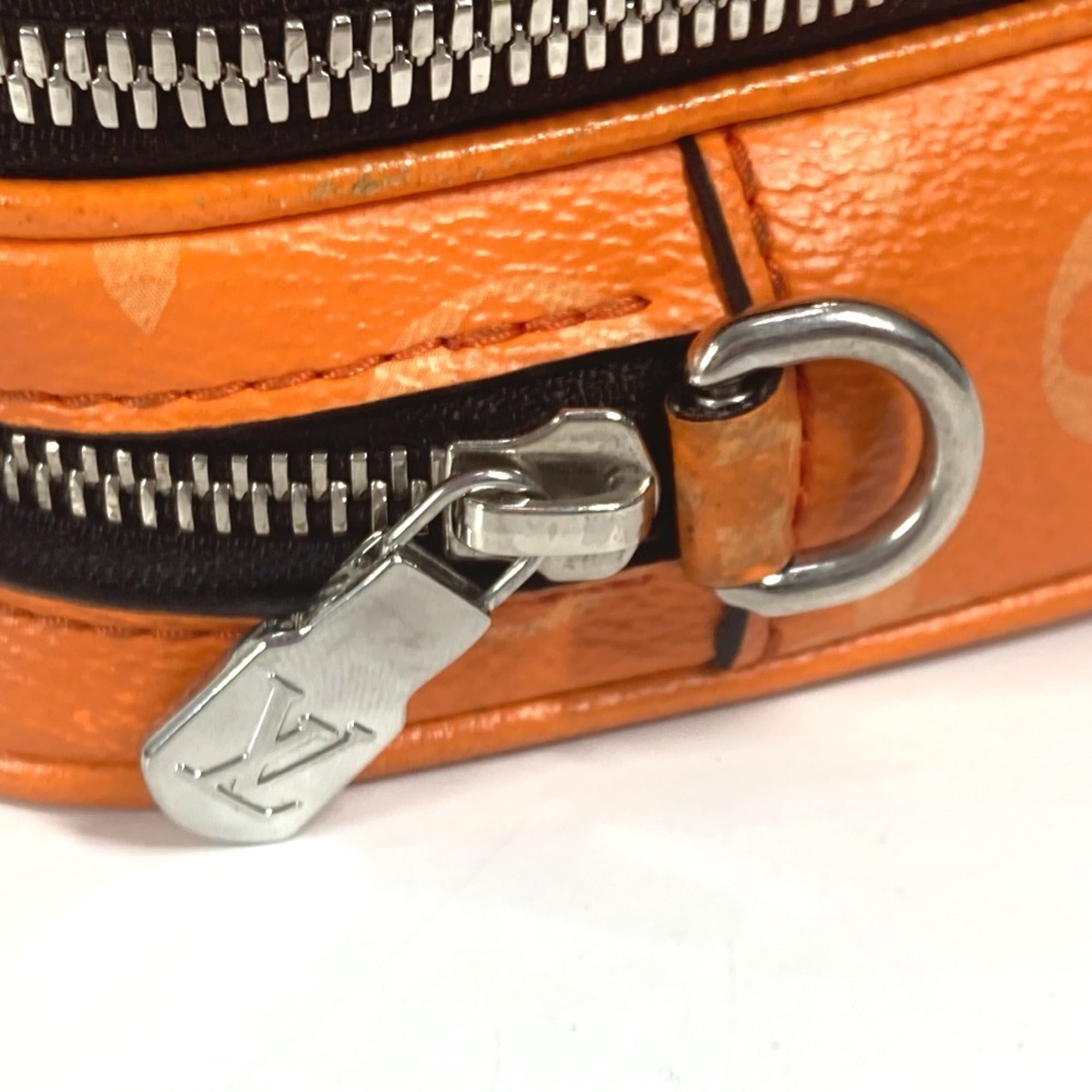 Louis Vuitton Orange Monogram Taiga Leather Pochette Shoulder Bag (Pre-Owned)