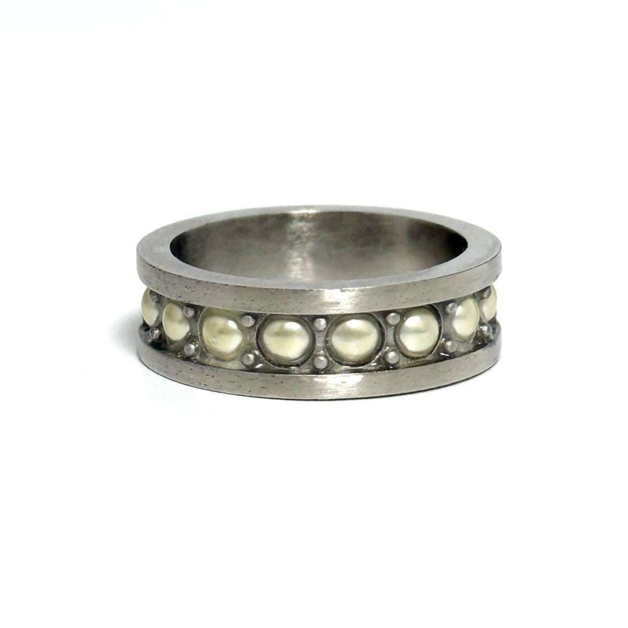 Louis Vuitton Artificial Pearl Metal Band Ring (Pre-Owned)