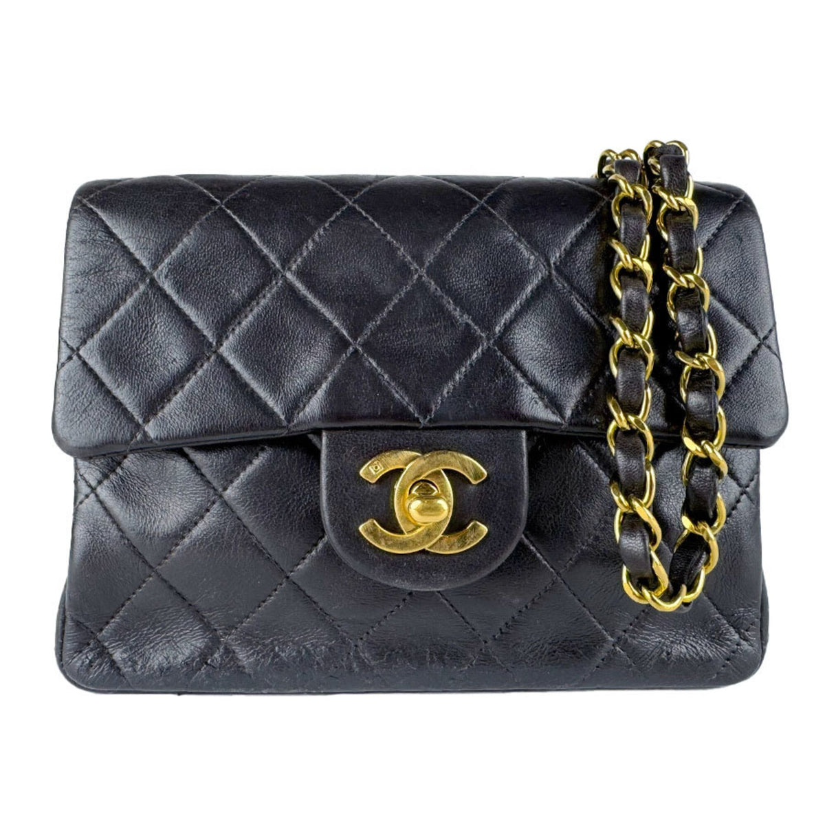 Chanel Black Leather Shoulder Bag (Pre-Owned)