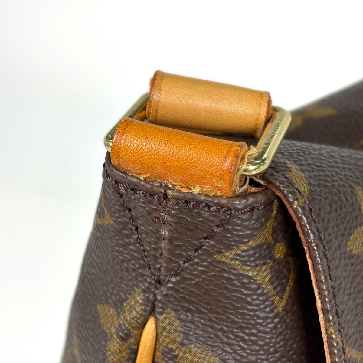 Louis Vuitton Brown Monogram Monogram Shoulder Bag (Pre-Owned)