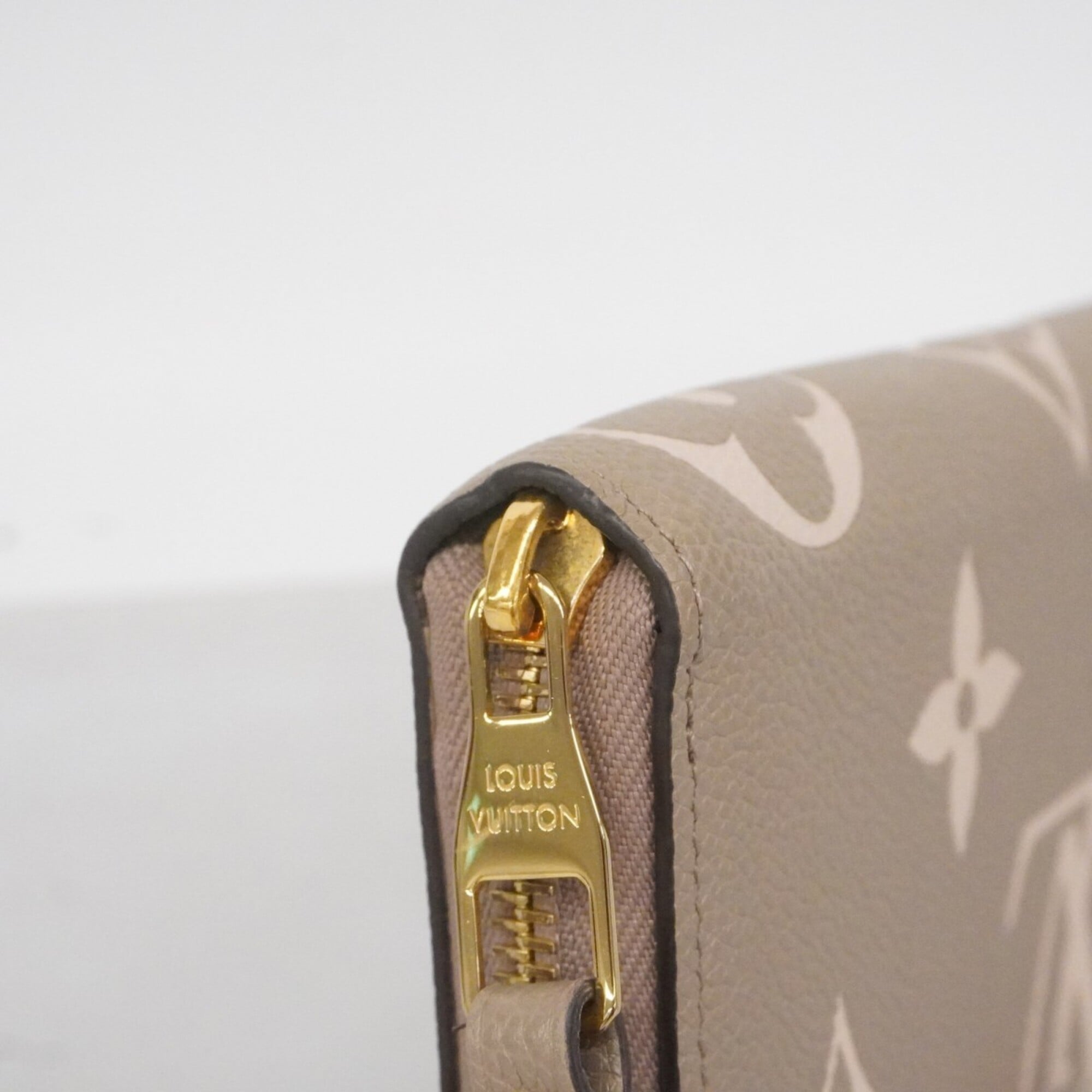 Louis Vuitton Cream Tourterelle Long Wallet (Bi-Fold) (Pre-Owned)