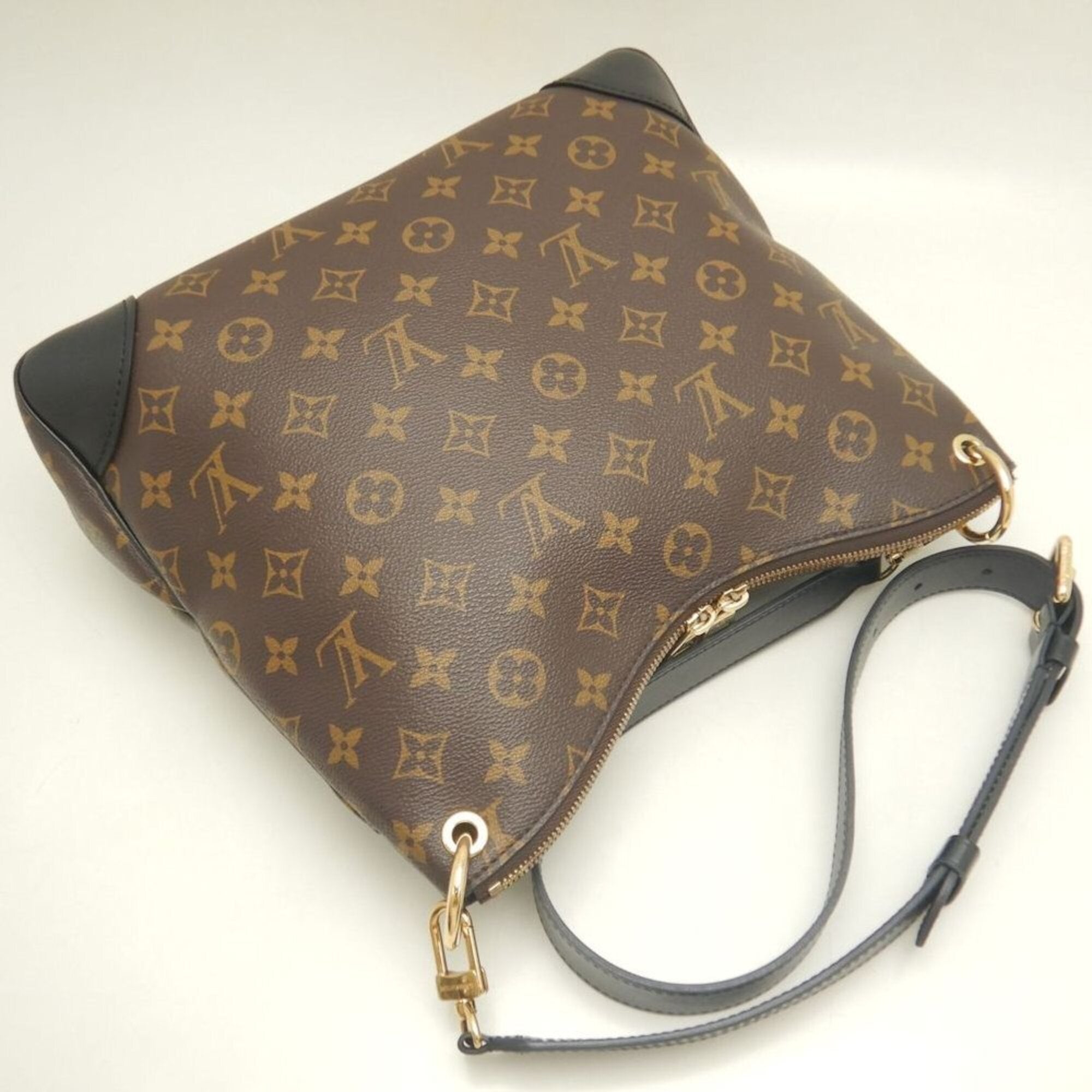 Louis Vuitton Brown Monogram Canvas Shoulder Bag (Pre-Owned)