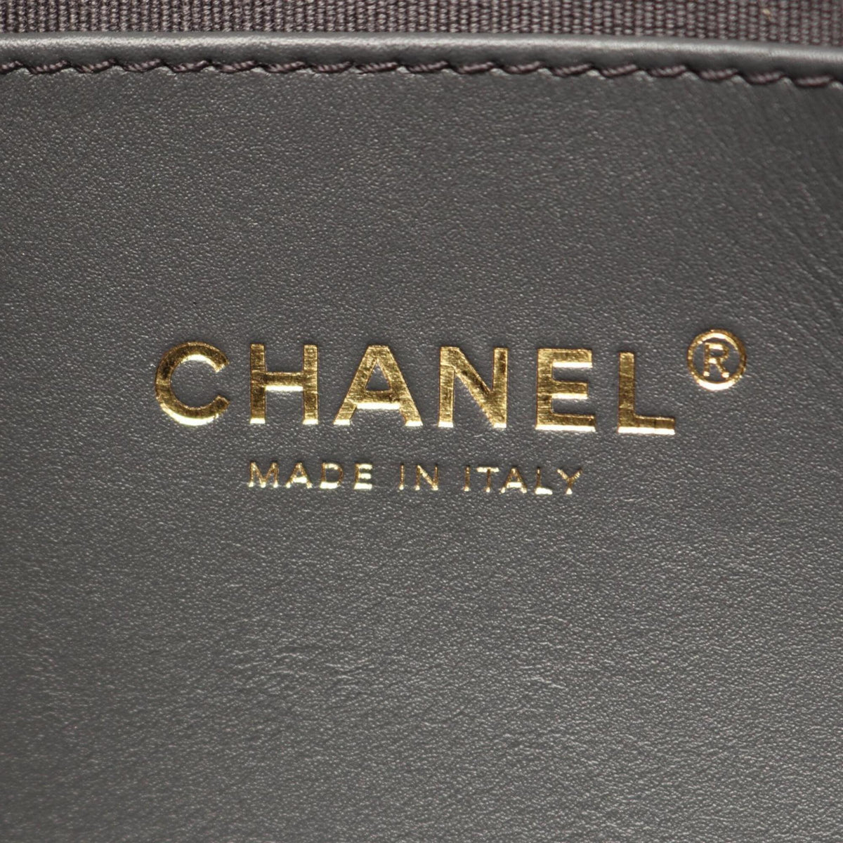 Chanel Gray Leather Handbag Shoulder Bag (Pre-Owned)