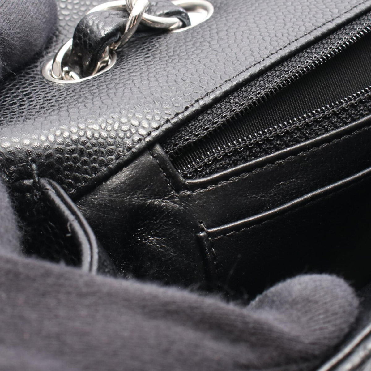 Chanel Black Grained Calfskin Handbag Shoulder Bag (Pre-Owned)