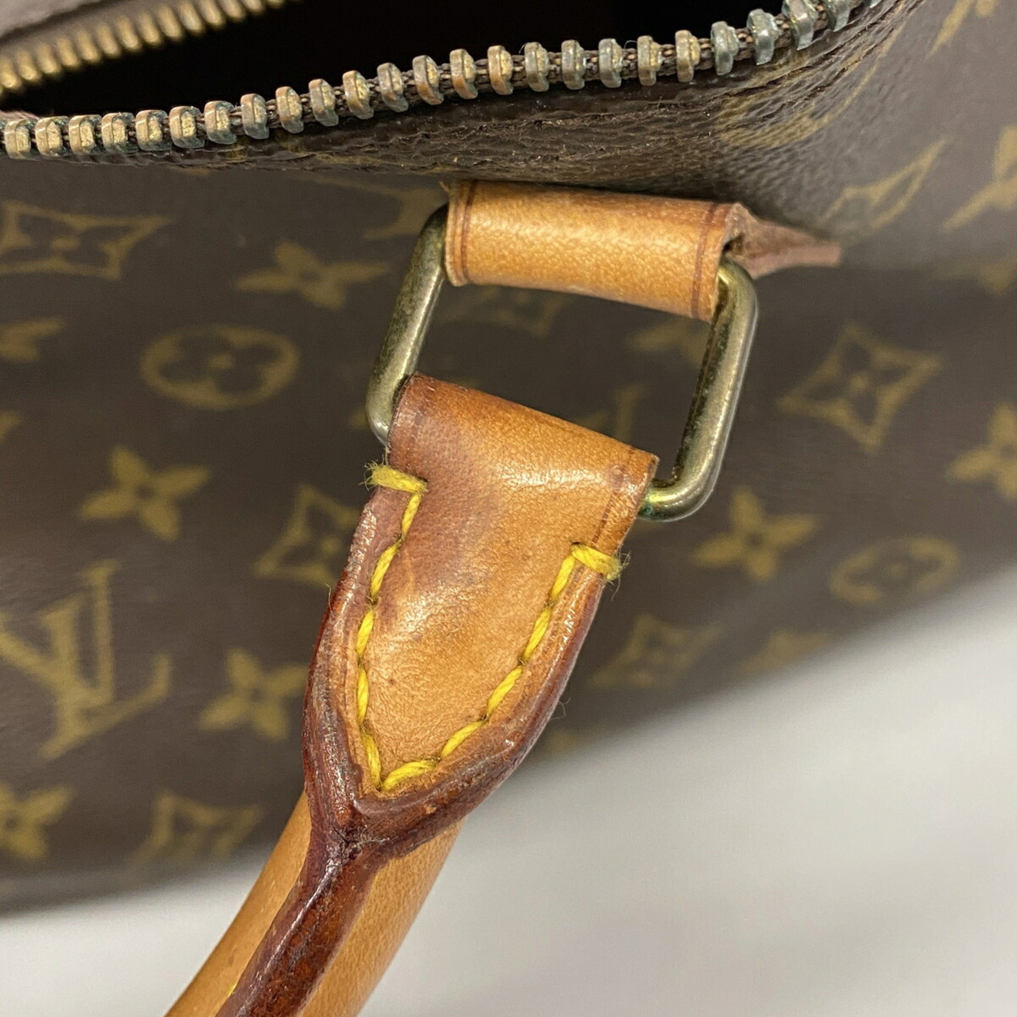Louis Vuitton Brown Handbag (Pre-Owned)