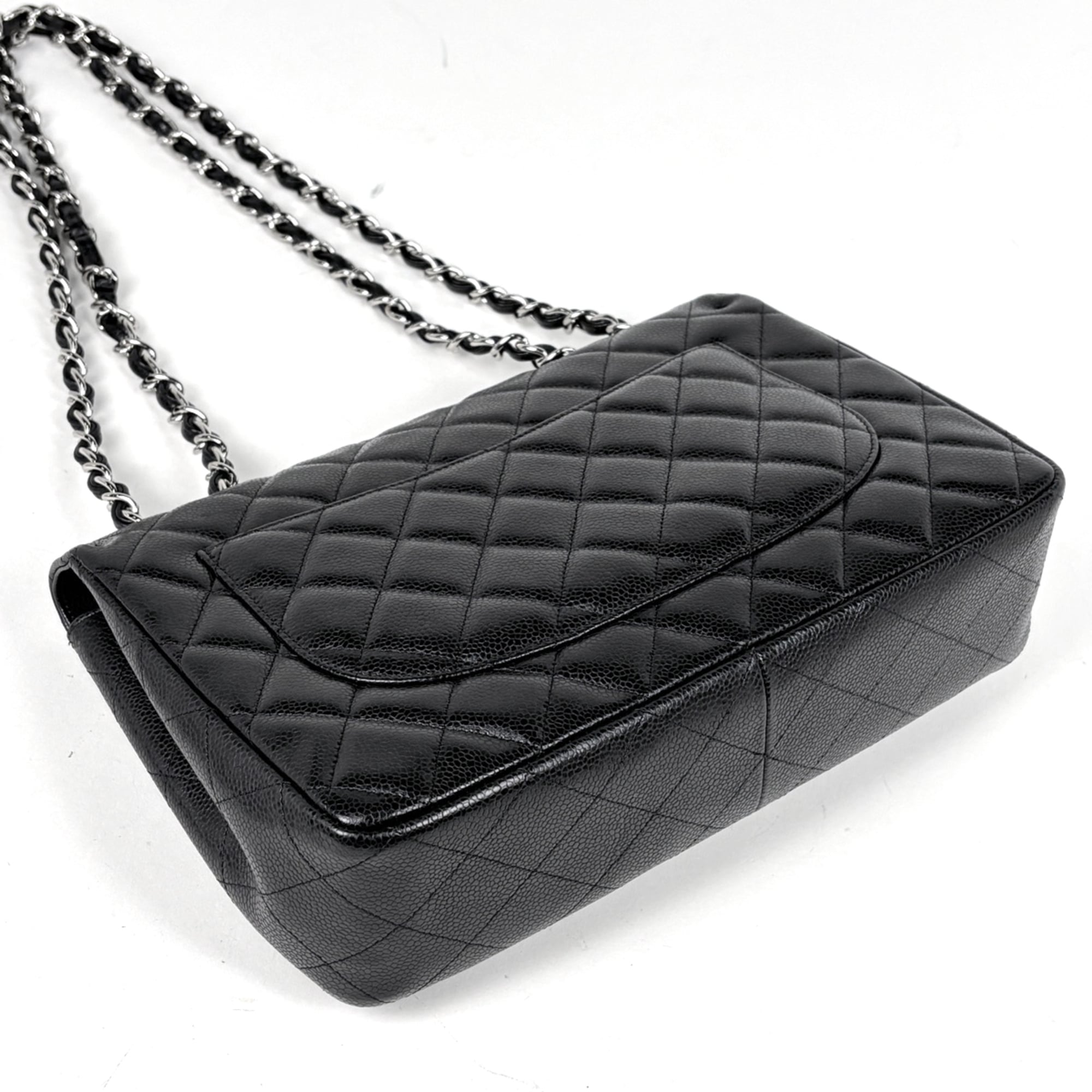 Chanel Matelasse Black Grained Calfskin Shoulder Bag (Pre-Owned)