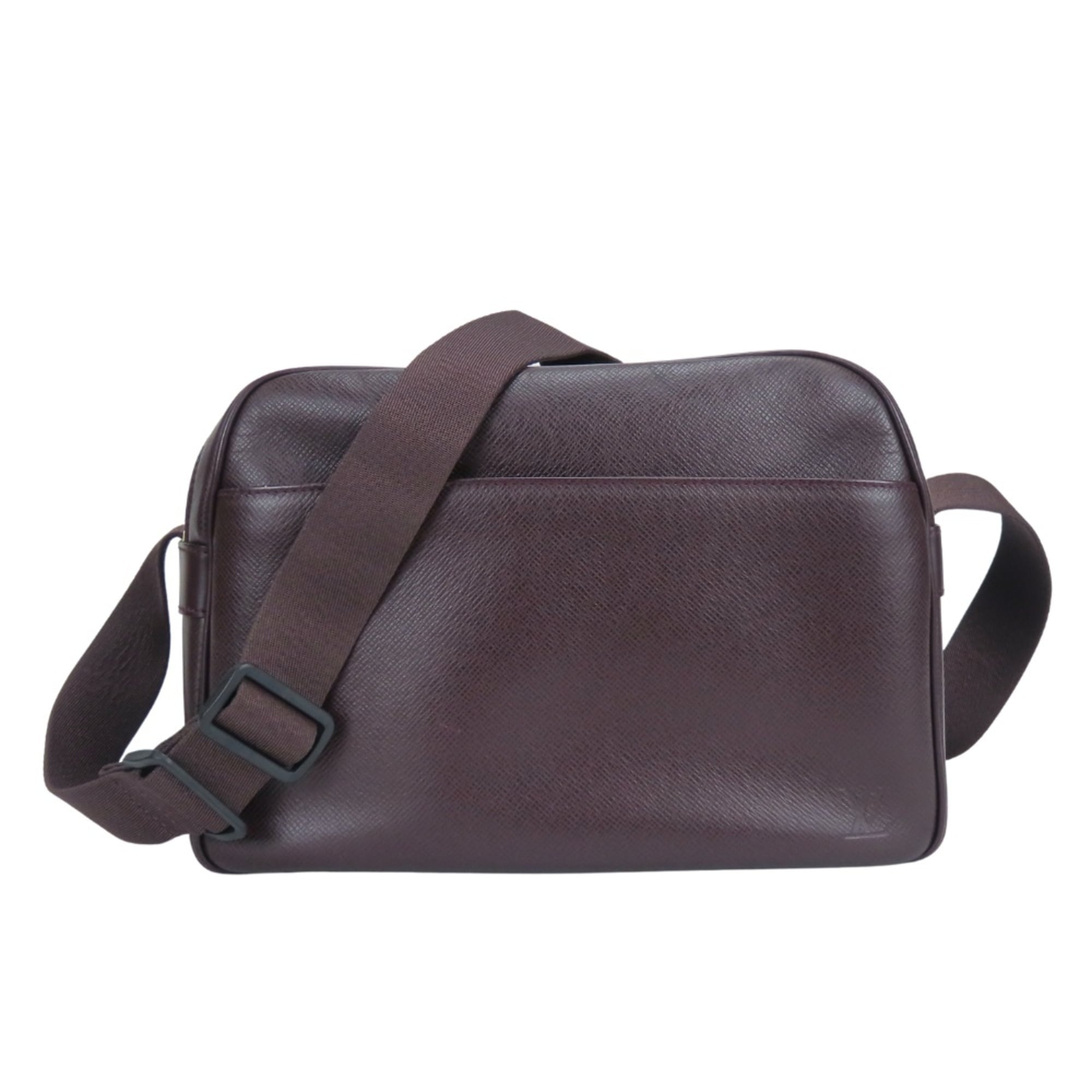 Louis Vuitton Acajou Galle Taiga Leather Shoulder Bag (Pre-Owned)