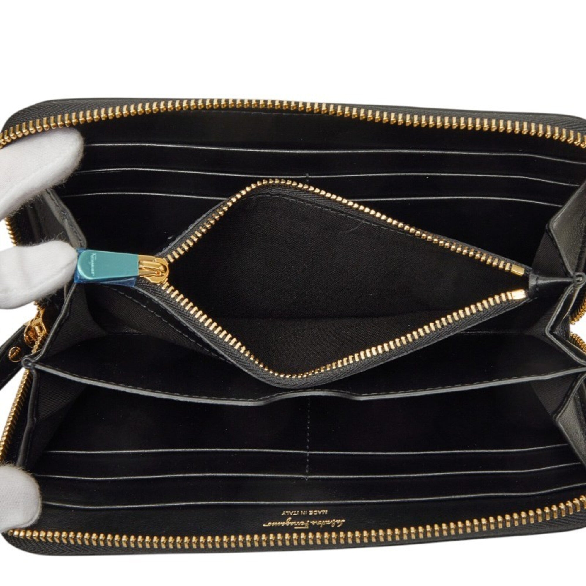 Salvatore Ferragamo Black Leather Long Wallet (Bi-Fold) (Pre-Owned)