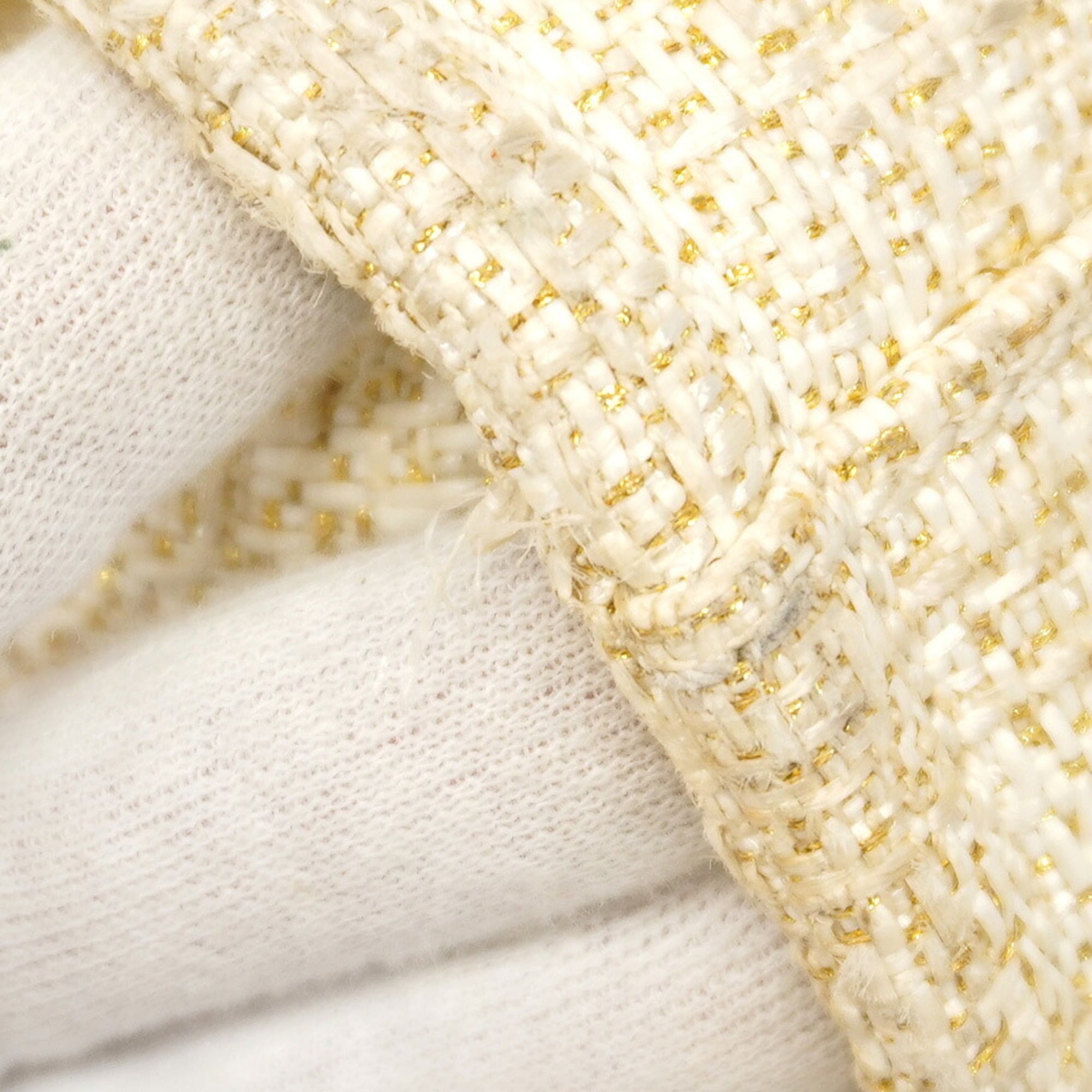 Chanel Ivory Tweed Tote Bag (Pre-Owned)