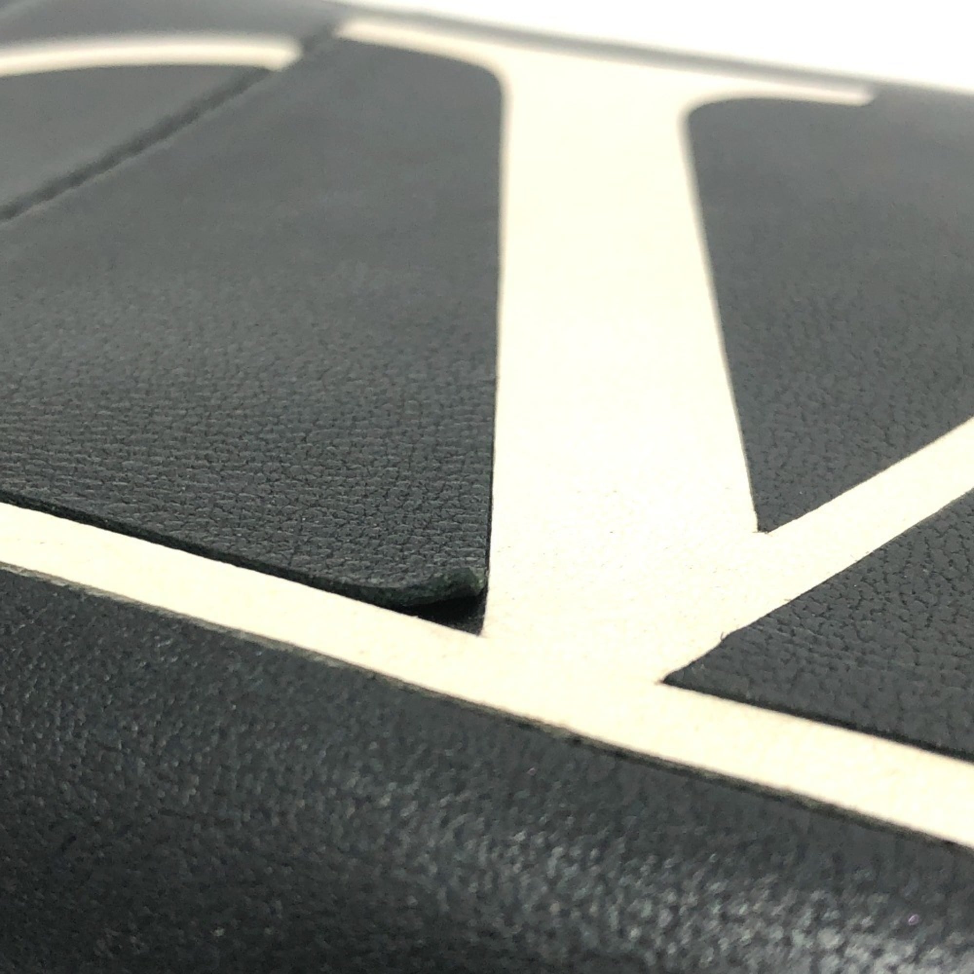 Valentino Black White Leather Wallet (Bi-Fold) (Pre-Owned)