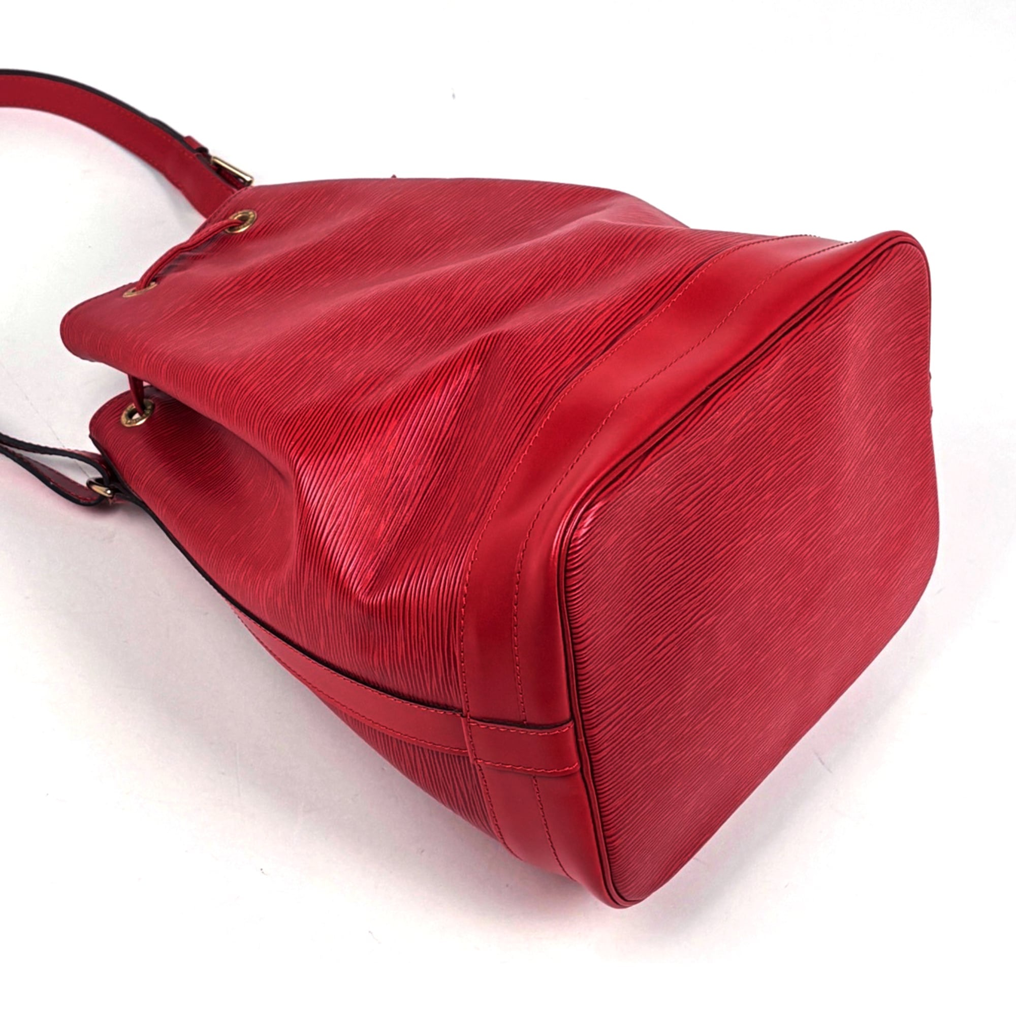 Louis Vuitton Castilian Red Epi Leather Shoulder Bag (Pre-Owned)