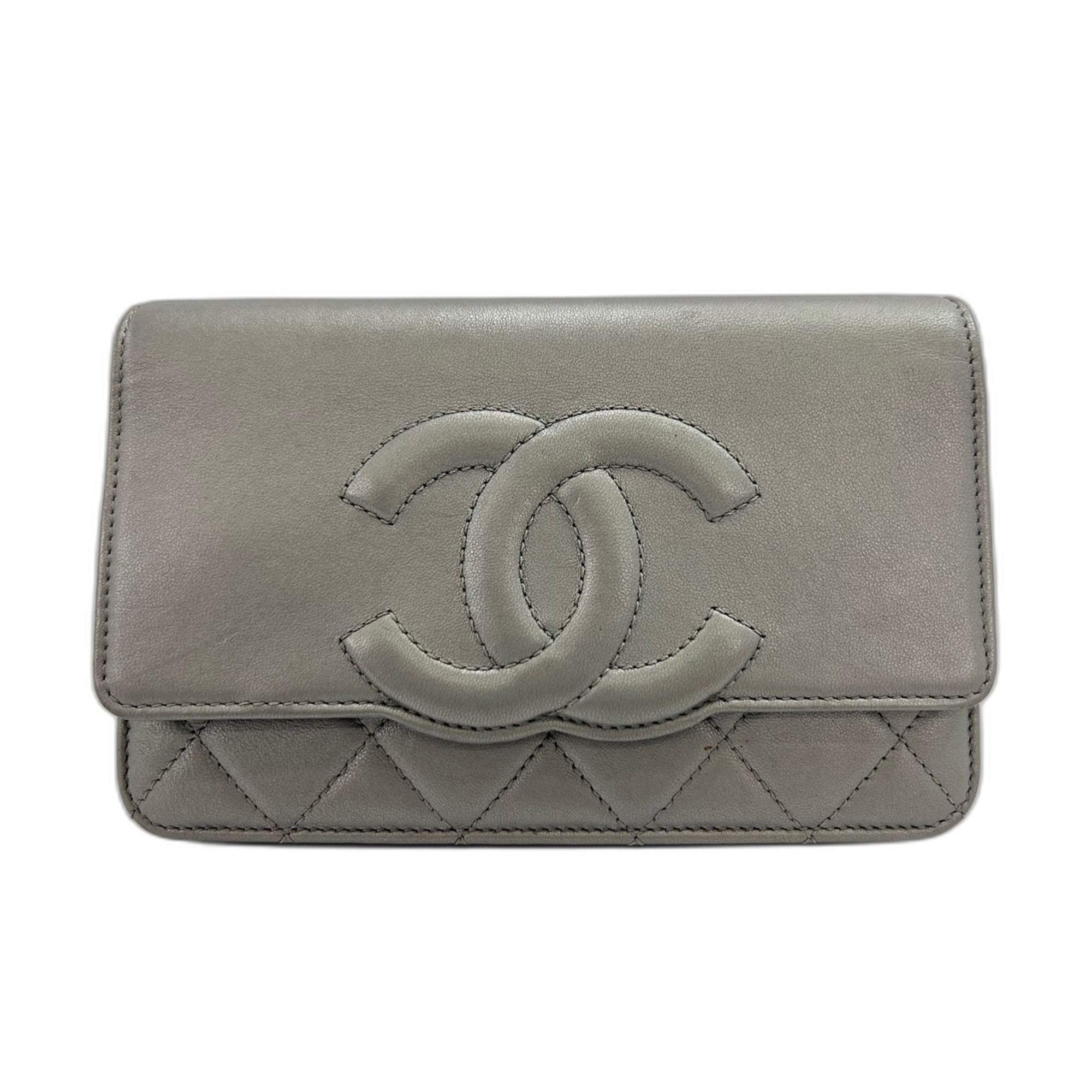 Chanel Silver Leather Shoulder Bag (Pre-Owned)