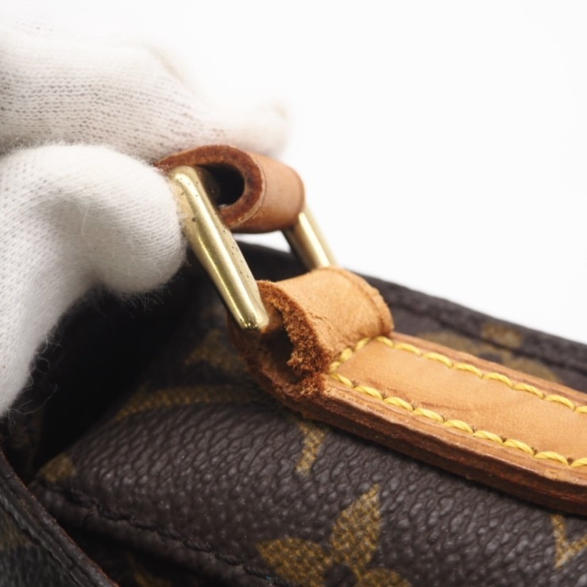 Louis Vuitton Brown Monogram Monogram Shoulder Bag (Pre-Owned)
