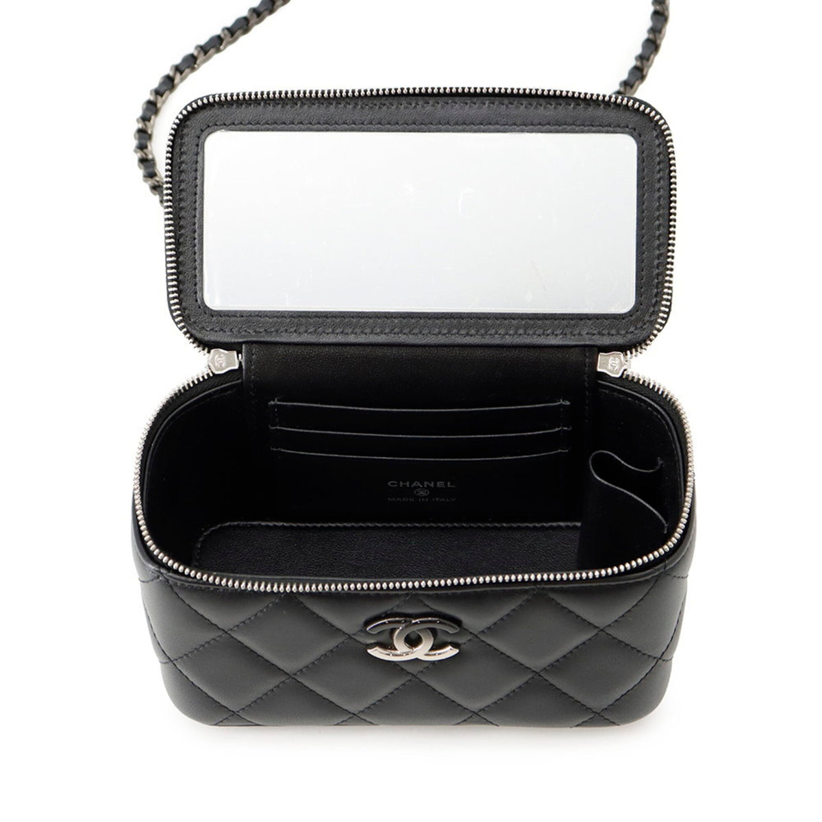 Chanel Black Quilting Handbag Shoulder Bag (Pre-Owned)
