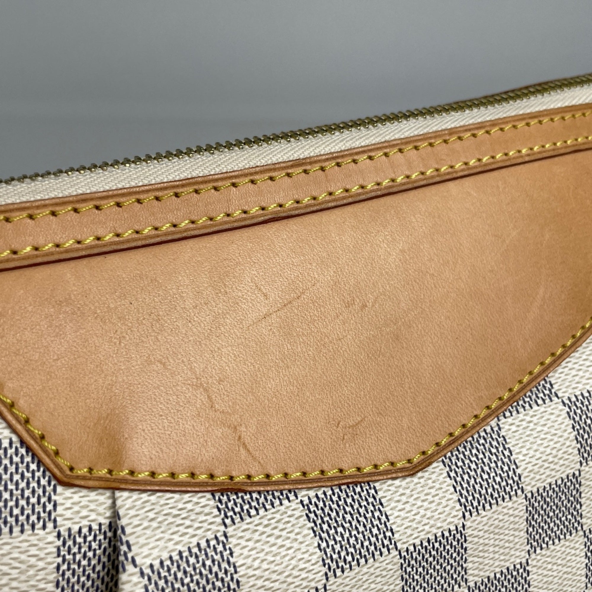 Louis Vuitton White Damier Azur Shoulder Bag (Pre-Owned)