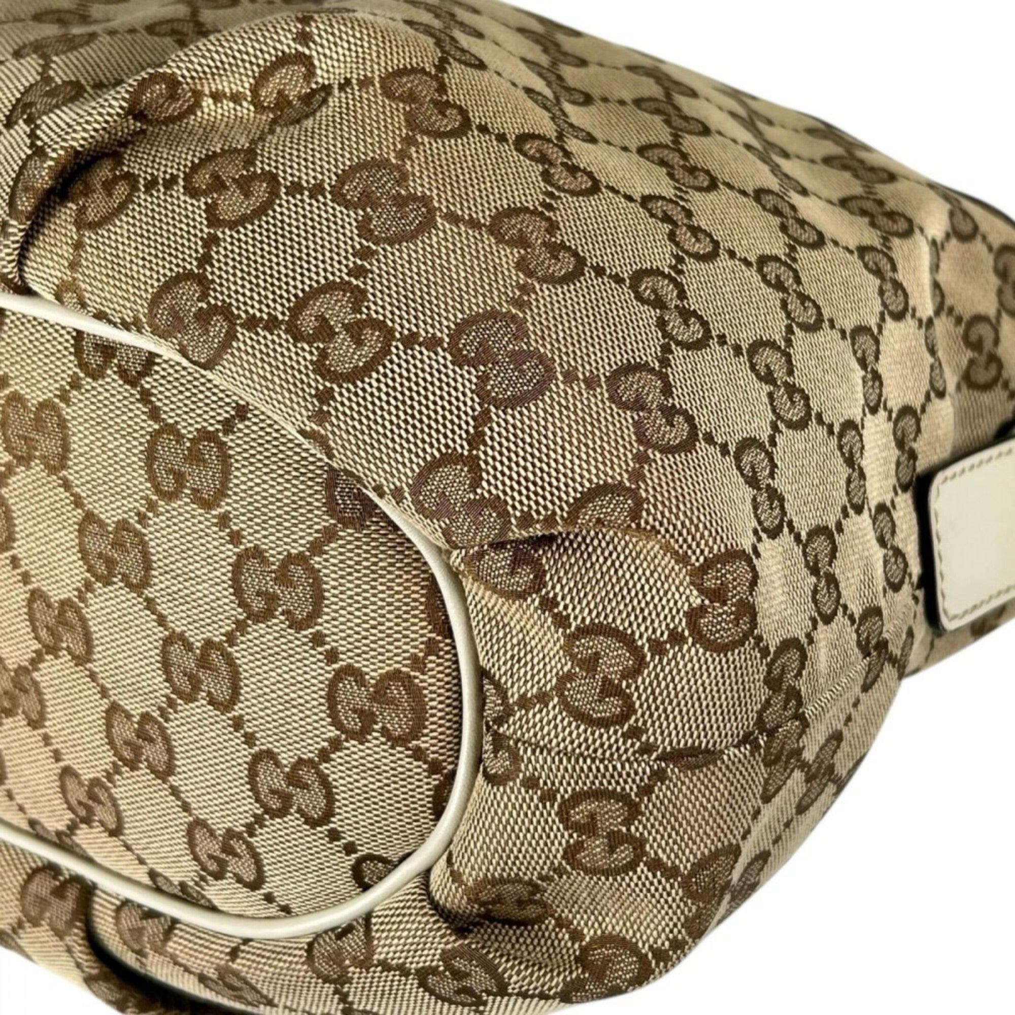 Gucci Beige Beige Gold Gg Canvas Shoulder Bag (Pre-Owned)