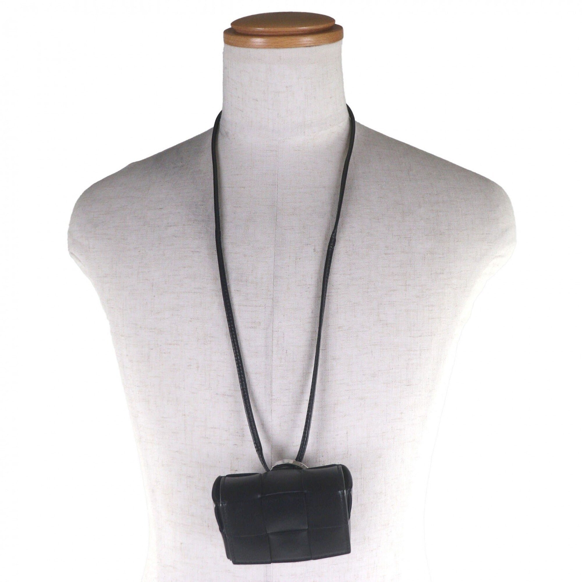 Bottega Veneta Black Leather Shoulder Bag (Pre-Owned)