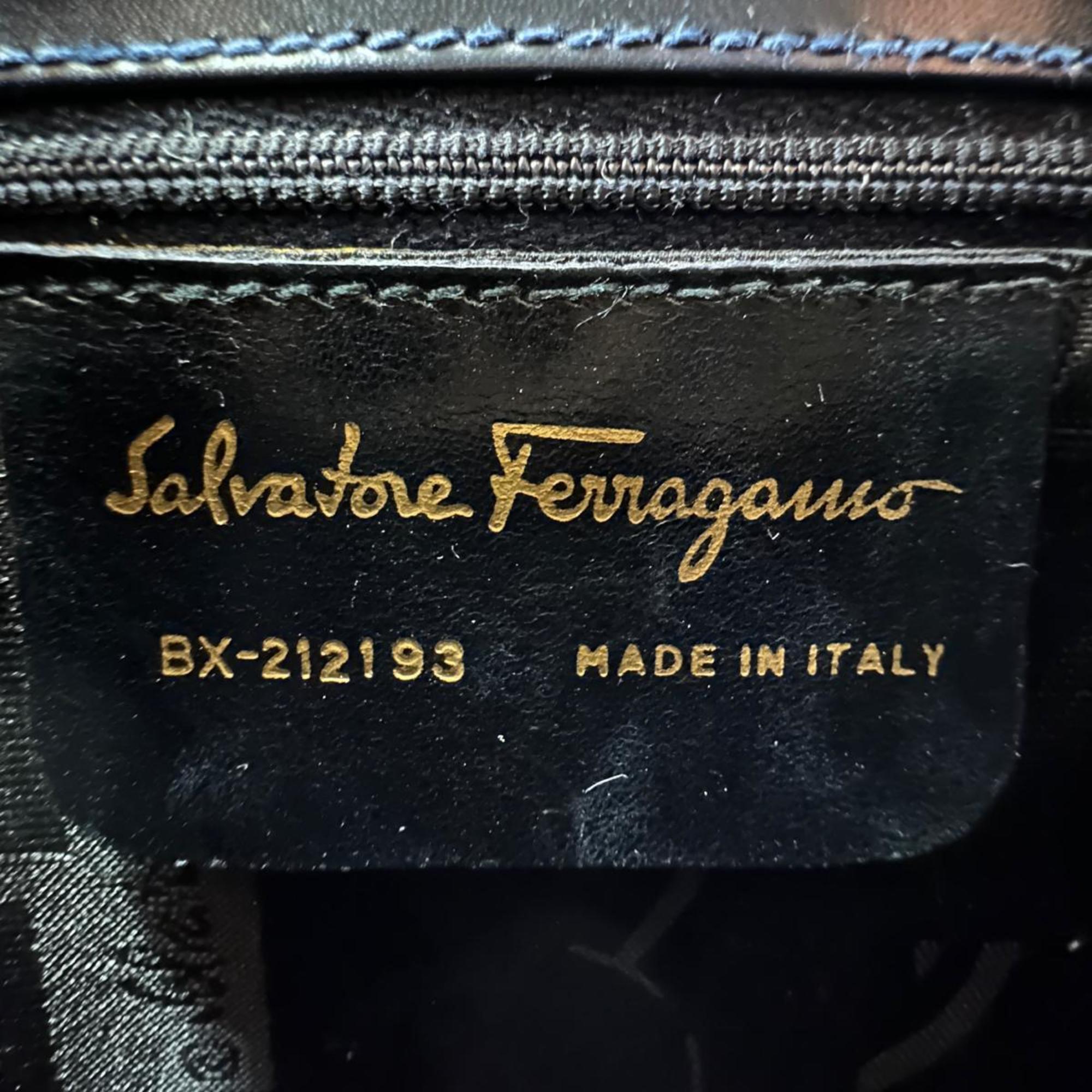 Salvatore Ferragamo Black Leather Handbag Shoulder Bag (Pre-Owned)