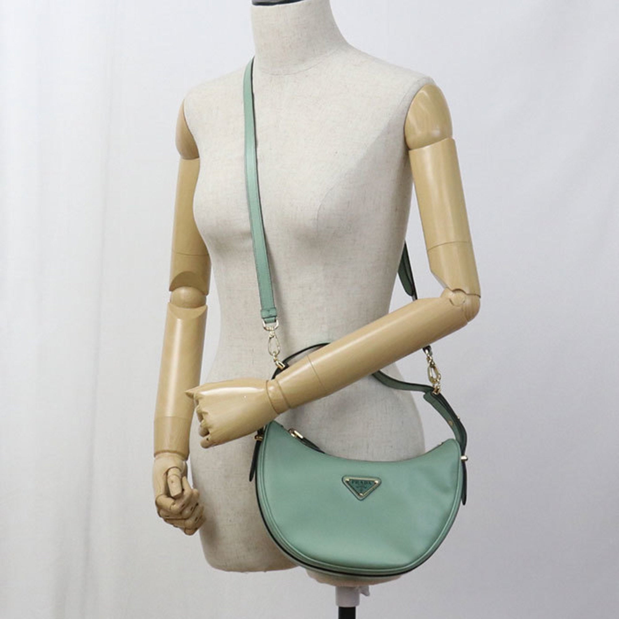 Prada Green Leather Shoulder Bag (Pre-Owned)