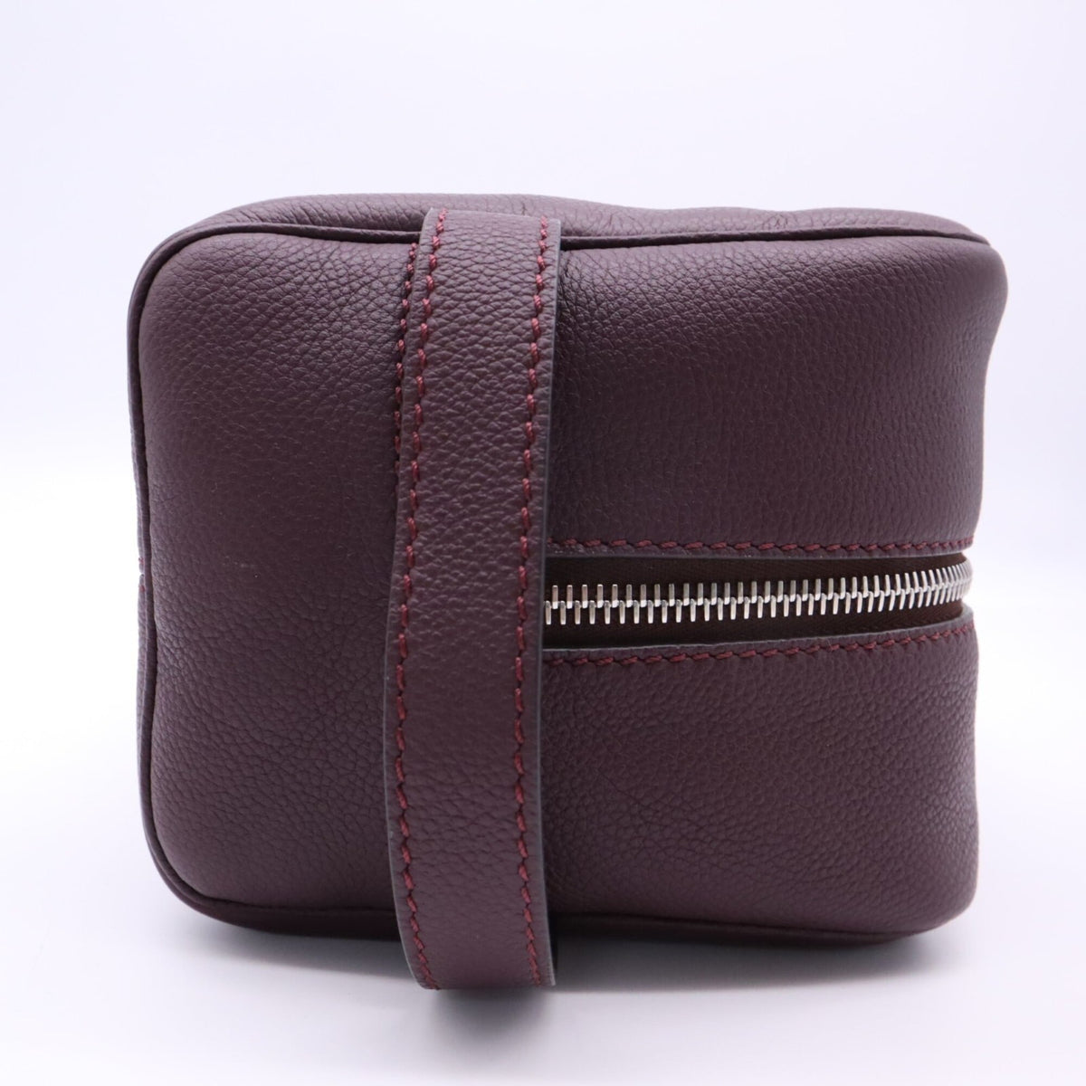 Fendi Red Color Wine Leather Clutch Bag (Pre-Owned)