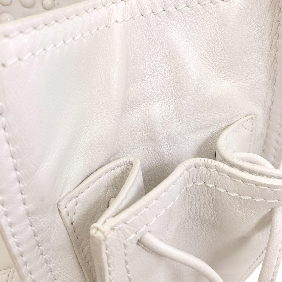 Loewe White Leather Tote Bag (Pre-Owned)