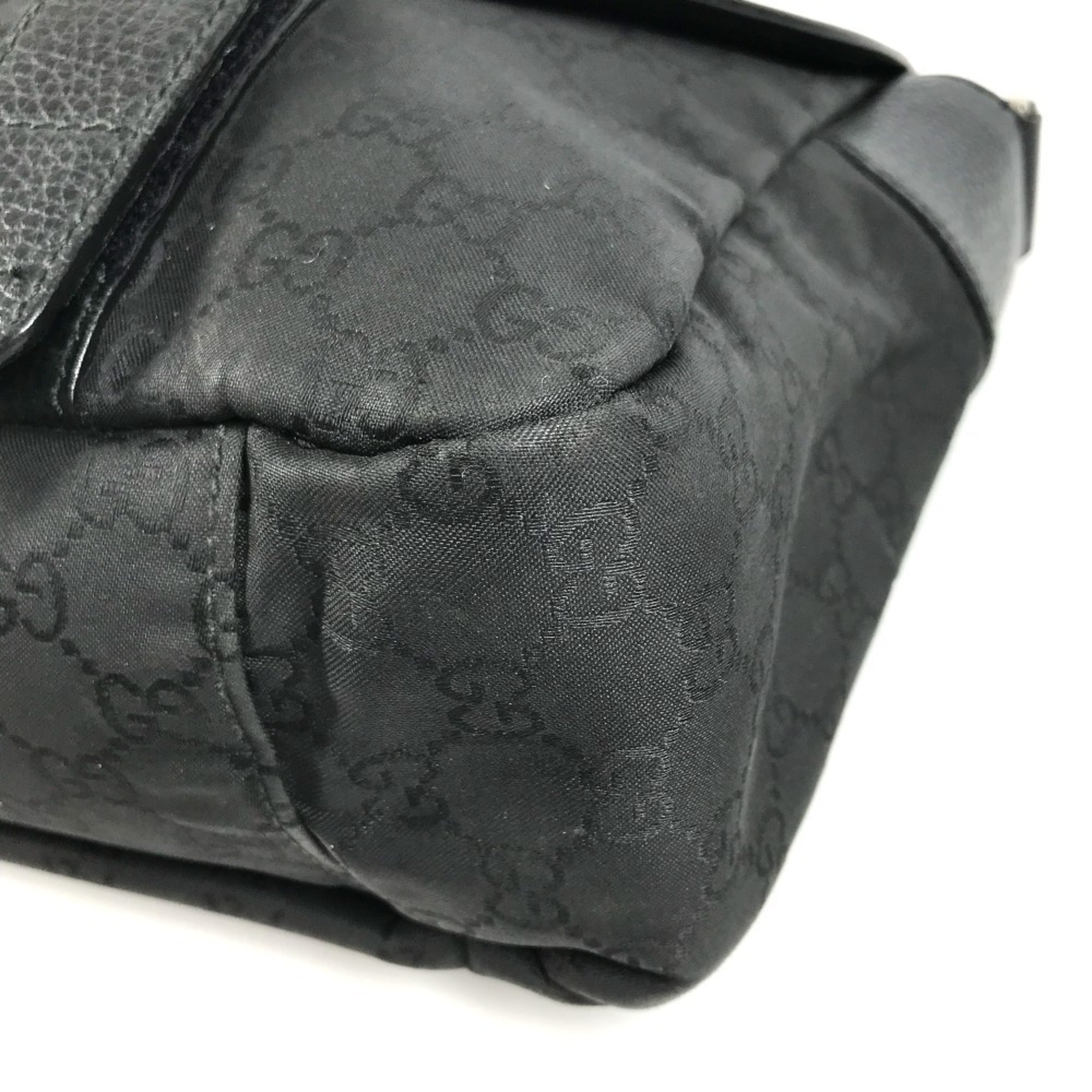 Gucci Black Nylon Leather Shoulder Bag (Pre-Owned)