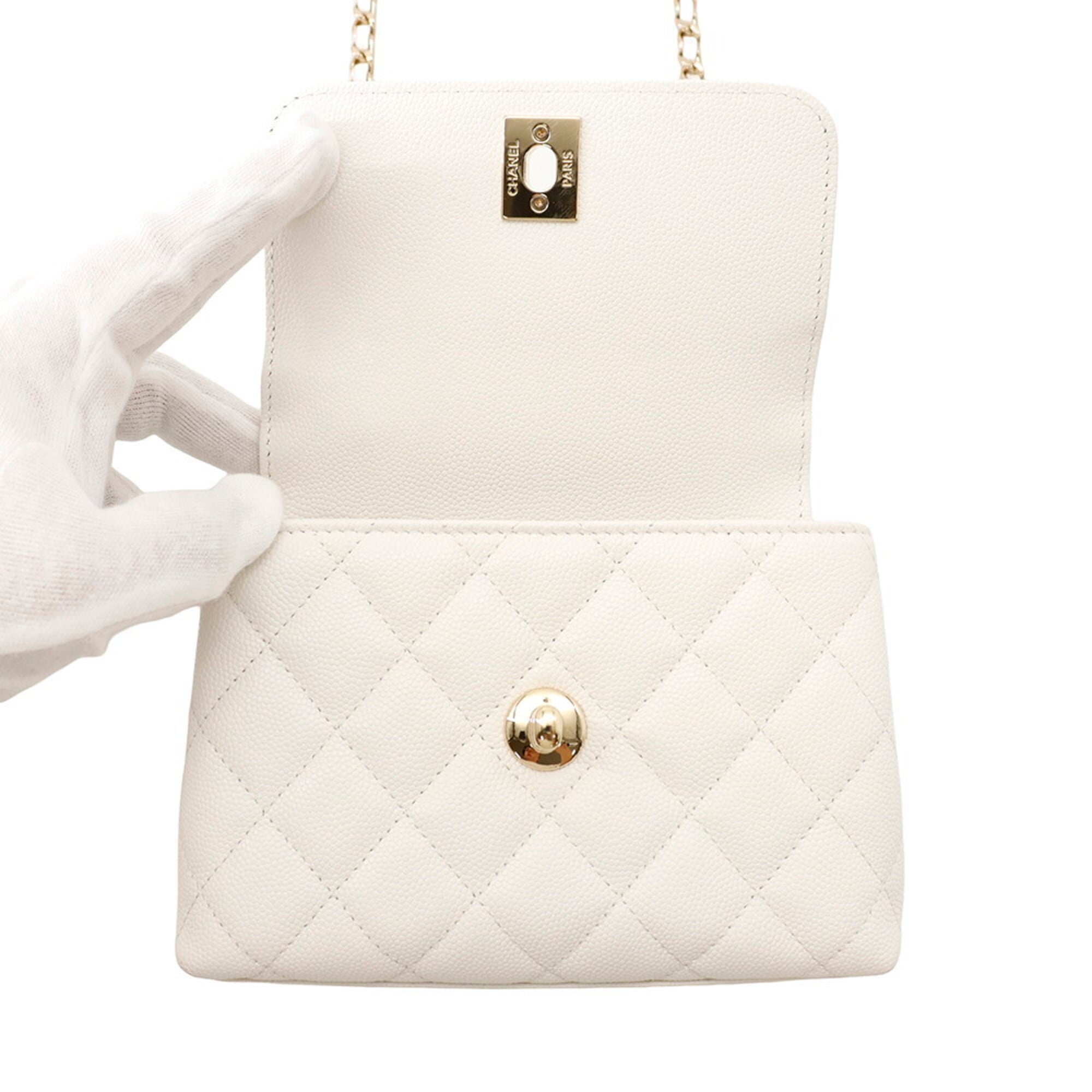 Chanel Matelasse White Grained Calfskin Handbag (Pre-Owned)