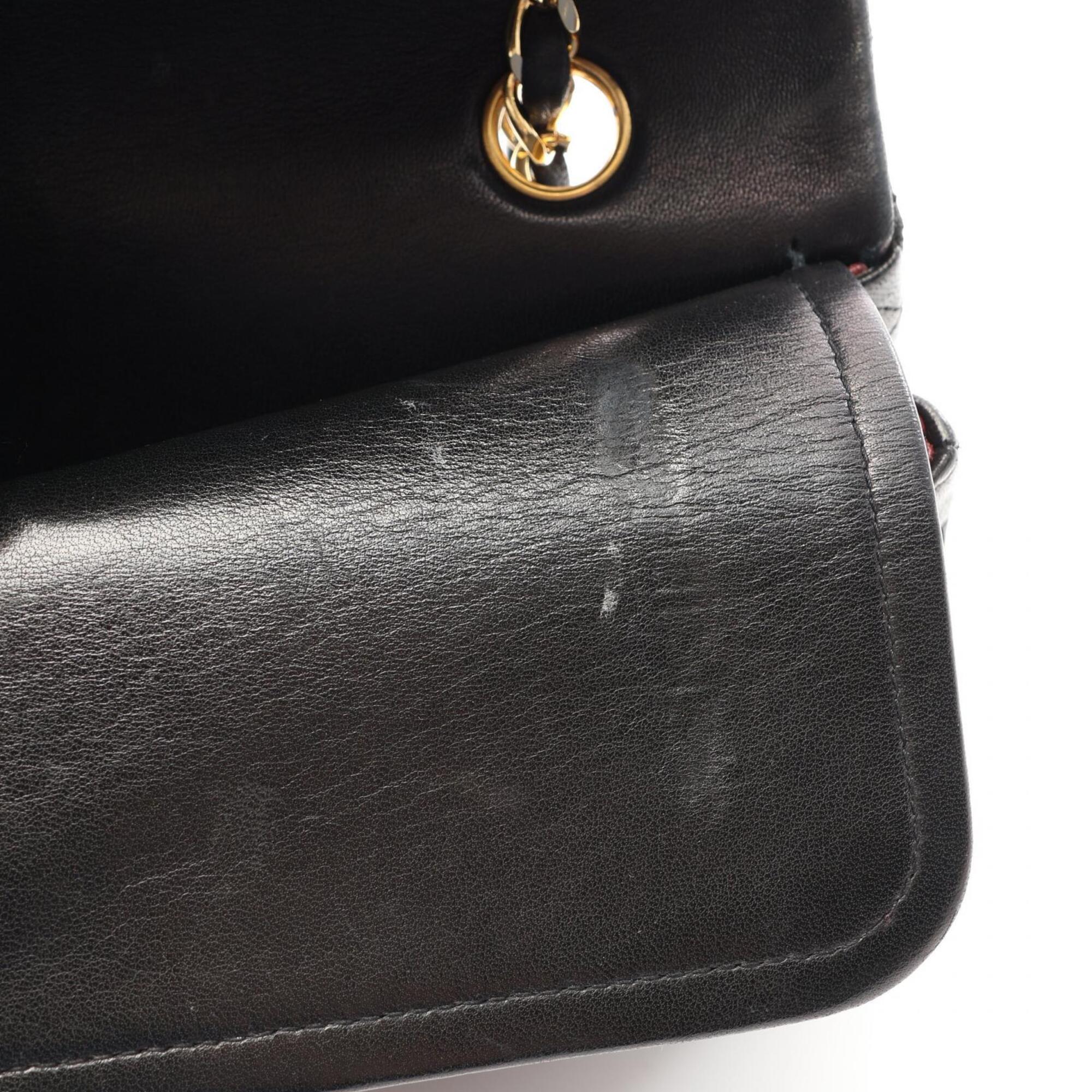 Chanel Black Leather Handbag Shoulder Bag (Pre-Owned)
