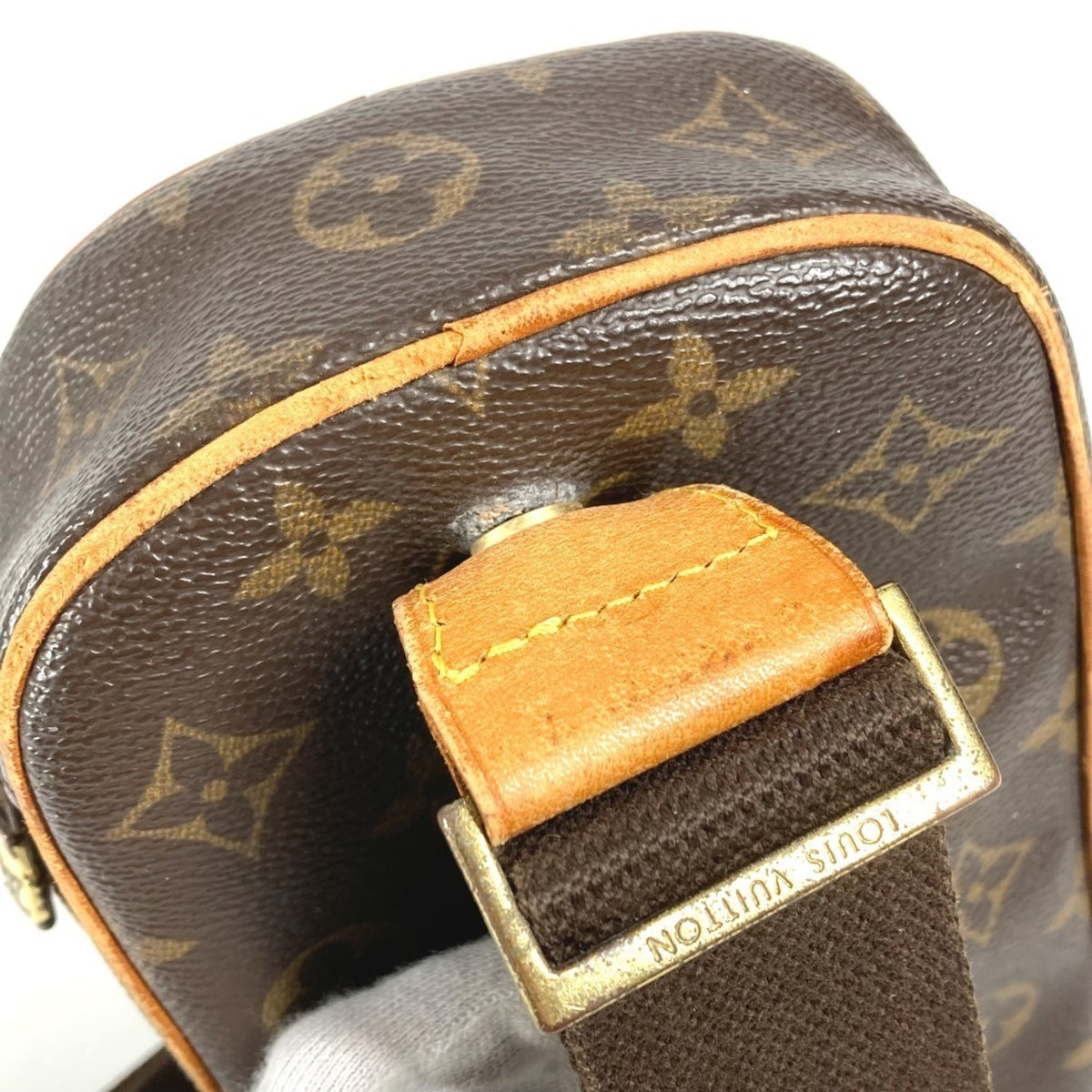 Louis Vuitton Brown Monogram Monogram Pochette Shoulder Bag Sling Bag (Pre-Owned)